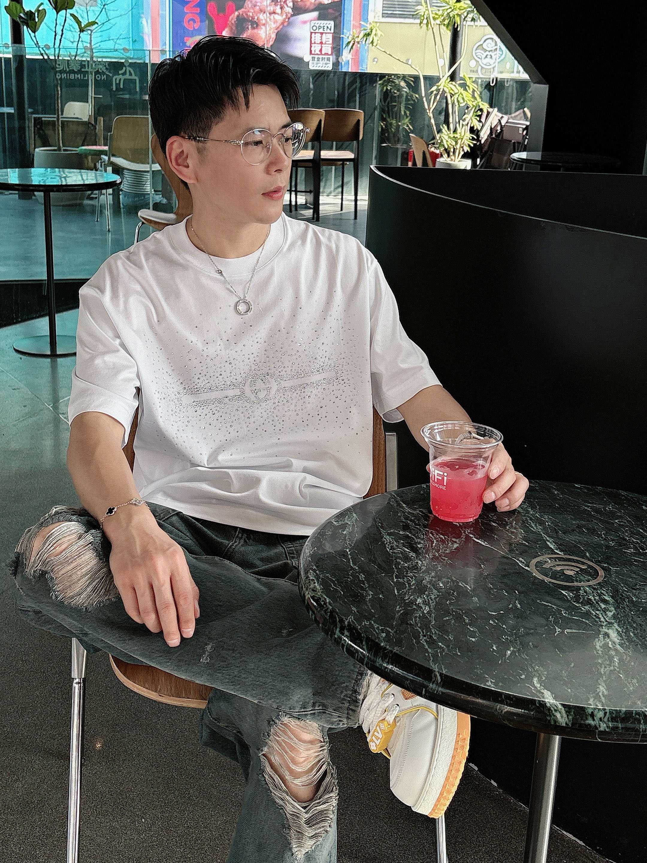 古驰 2025春夏新款首发专柜最新款短袖圆领T恤 高端订制 设计前卫时尚！品牌logo重工艺设计 高端定