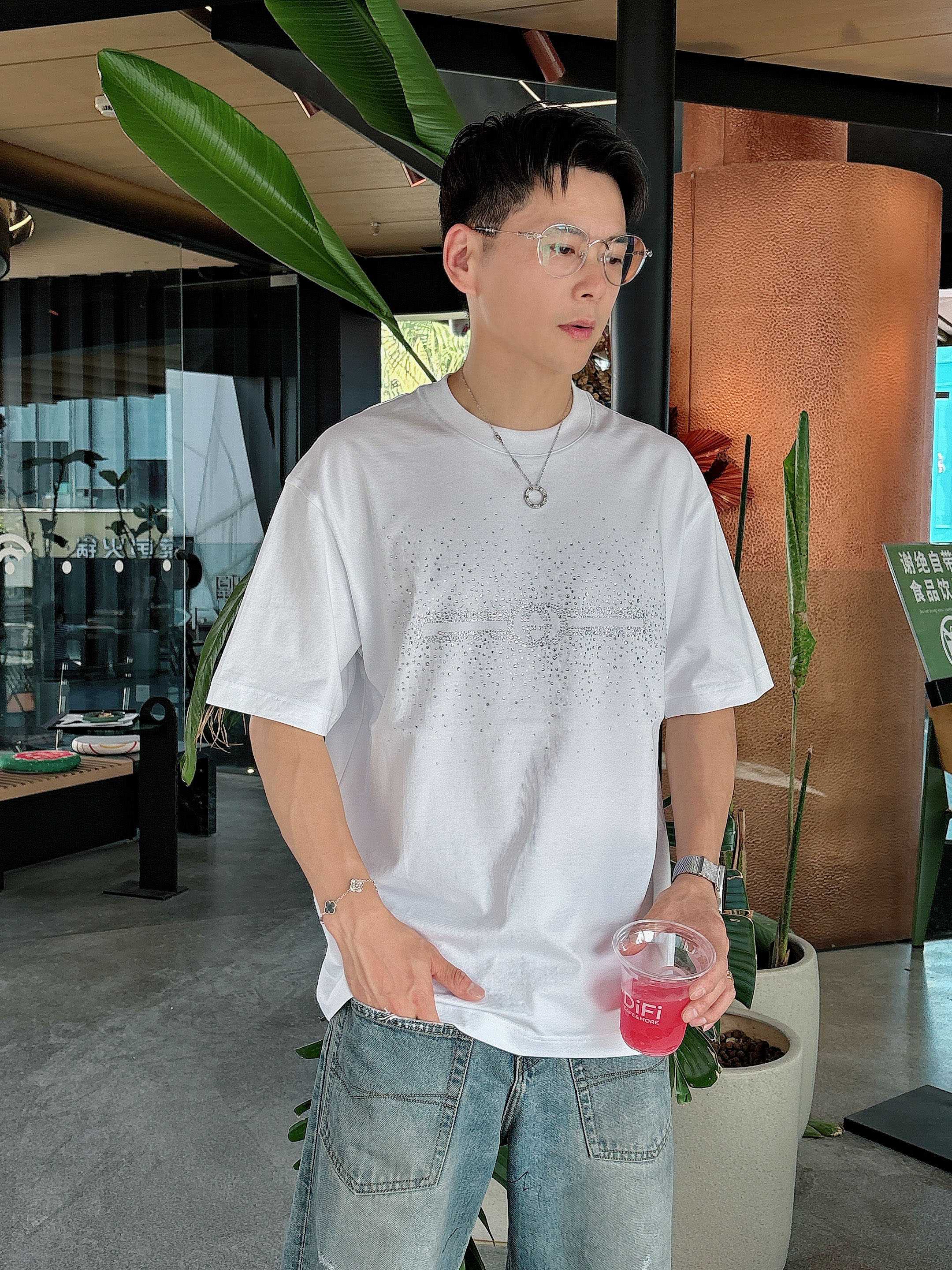 古驰 2025春夏新款首发专柜最新款短袖圆领T恤 高端订制 设计前卫时尚！品牌logo重工艺设计 高端定