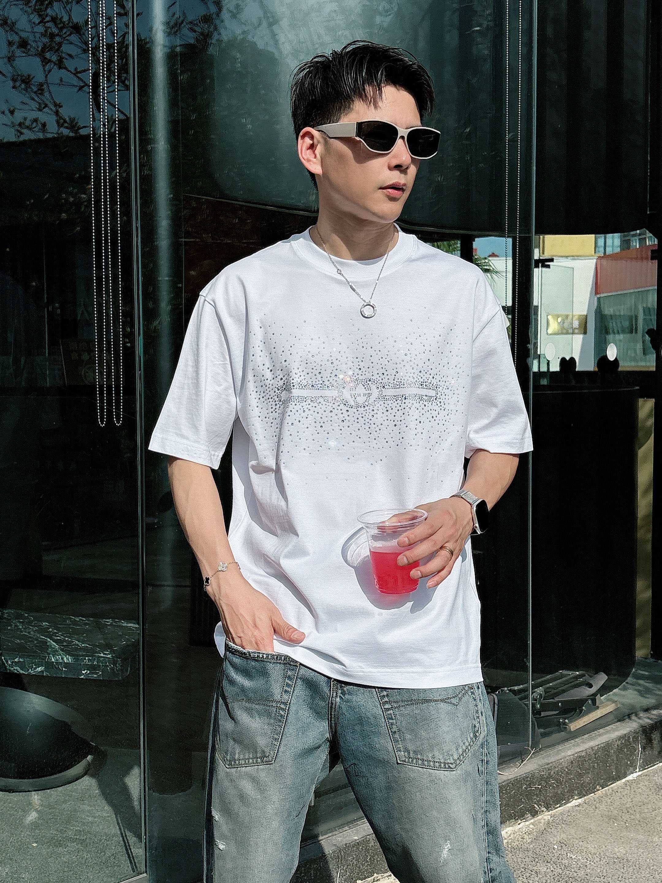 古驰 2025春夏新款首发专柜最新款短袖圆领T恤 高端订制 设计前卫时尚！品牌logo重工艺设计 高端定