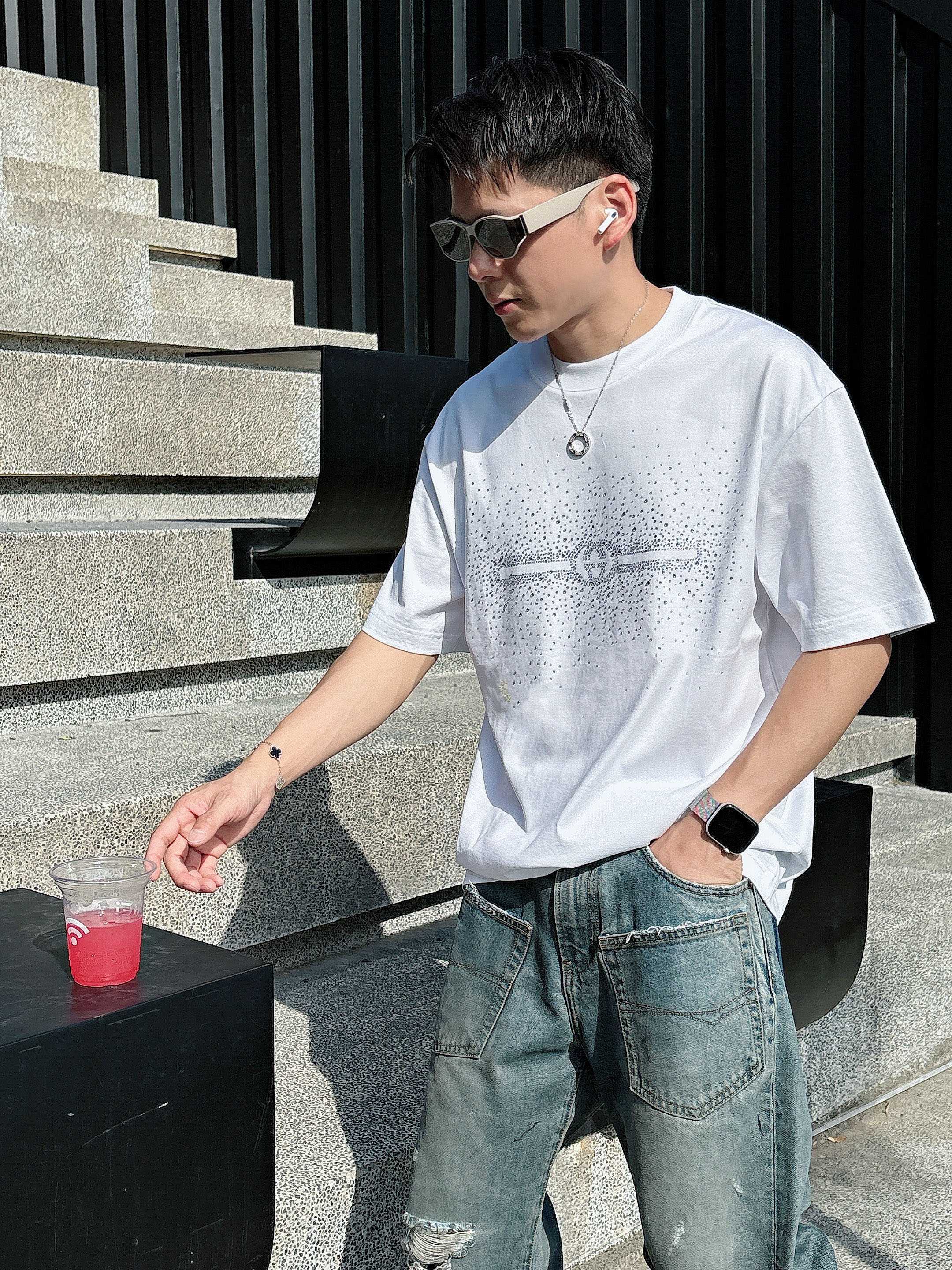 古驰 2025春夏新款首发专柜最新款短袖圆领T恤 高端订制 设计前卫时尚！品牌logo重工艺设计 高端定