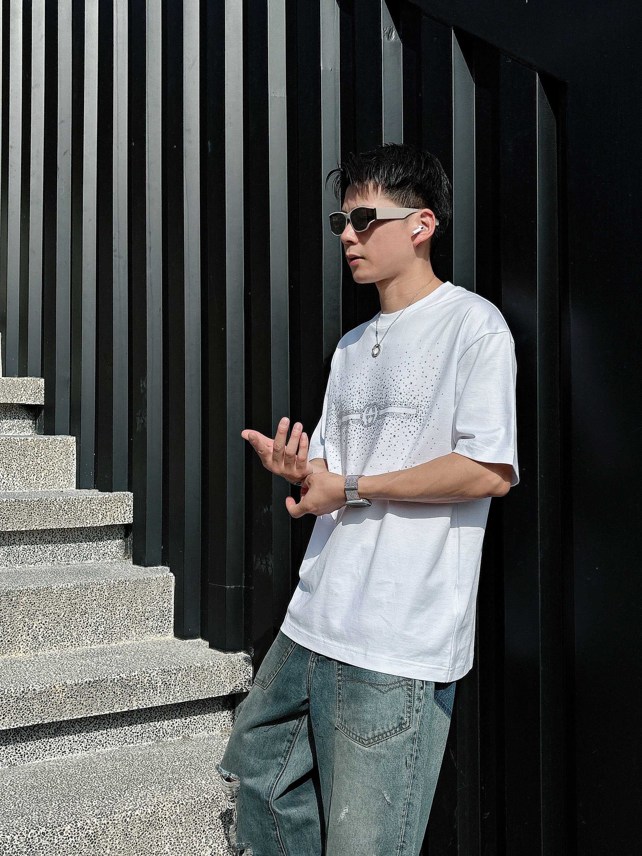 古驰 2025春夏新款首发专柜最新款短袖圆领T恤 高端订制 设计前卫时尚！品牌logo重工艺设计 高端定