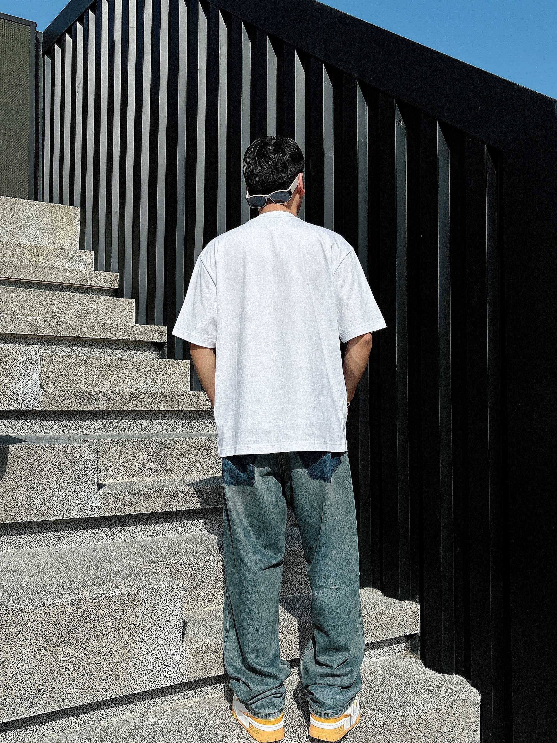 古驰 2025春夏新款首发专柜最新款短袖圆领T恤 高端订制 设计前卫时尚！品牌logo重工艺设计 高端定