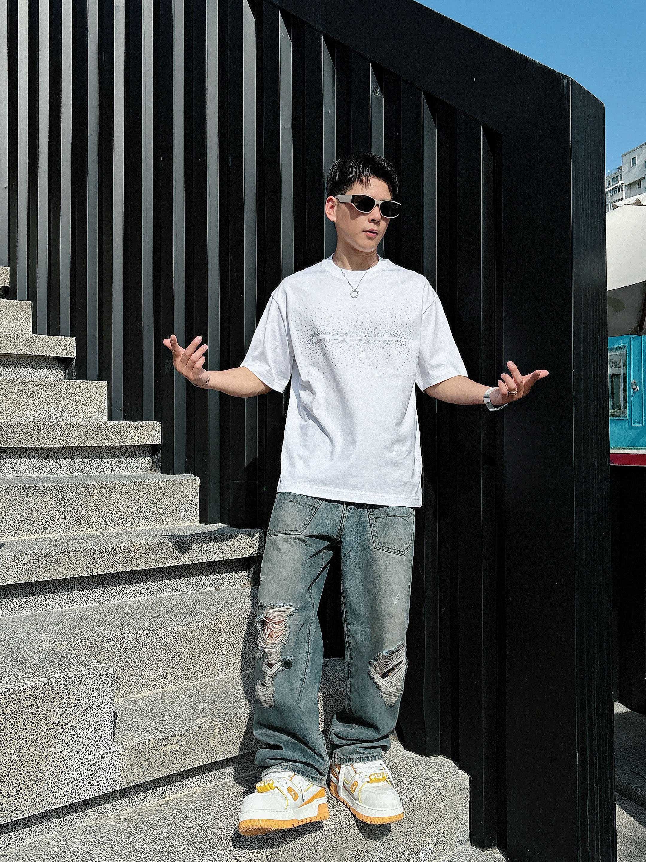 古驰 2025春夏新款首发专柜最新款短袖圆领T恤 高端订制 设计前卫时尚！品牌logo重工艺设计 高端定