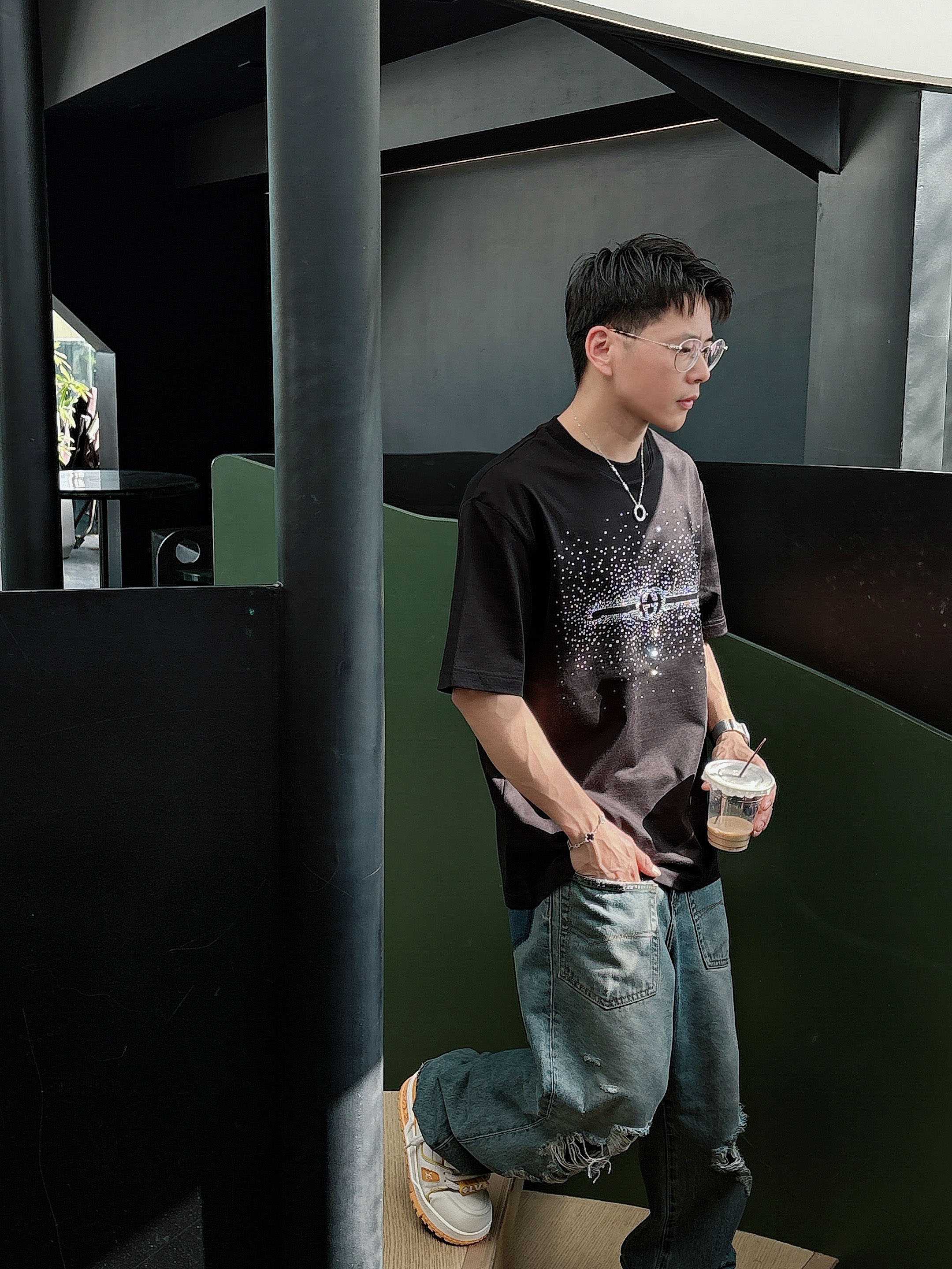 古驰 2025春夏新款首发专柜最新款短袖圆领T恤 高端订制 设计前卫时尚！品牌logo重工艺设计 高端定