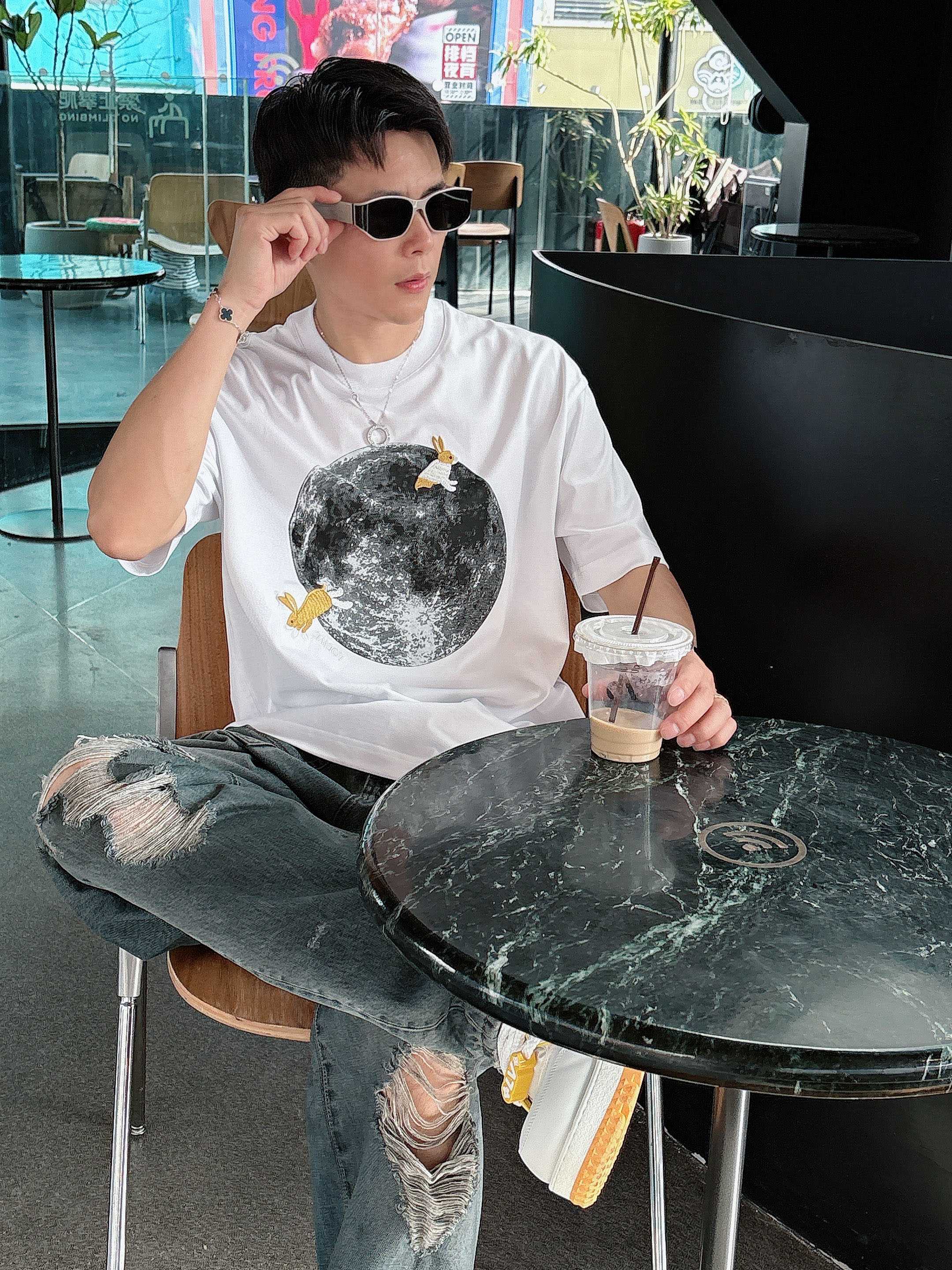 罗意威 2025春夏新款首发专柜最新款短袖圆领T恤 高端订制 设计前卫时尚！品牌logo重工艺设计 高端