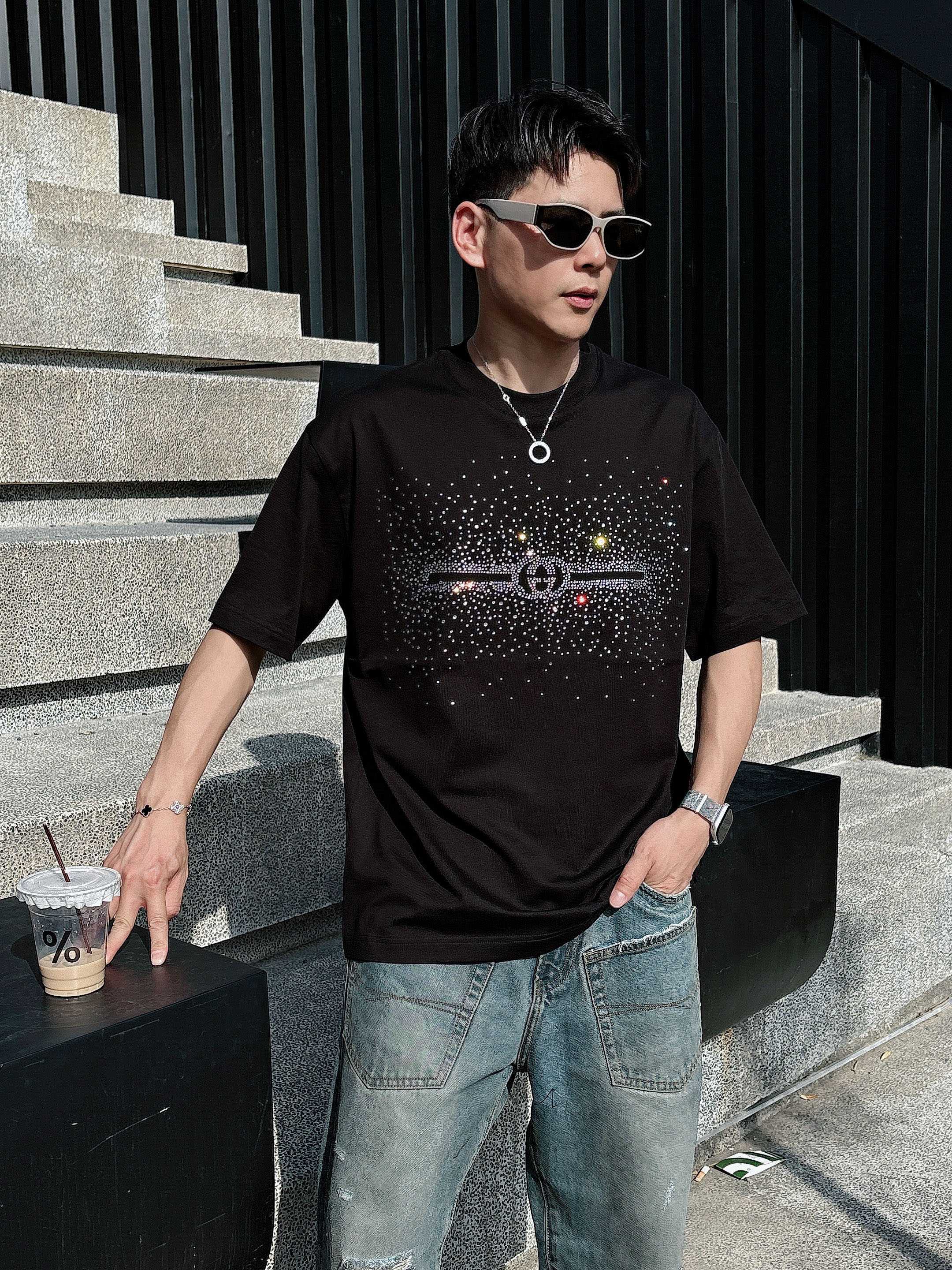 古驰 2025春夏新款首发专柜最新款短袖圆领T恤 高端订制 设计前卫时尚！品牌logo重工艺设计 高端定