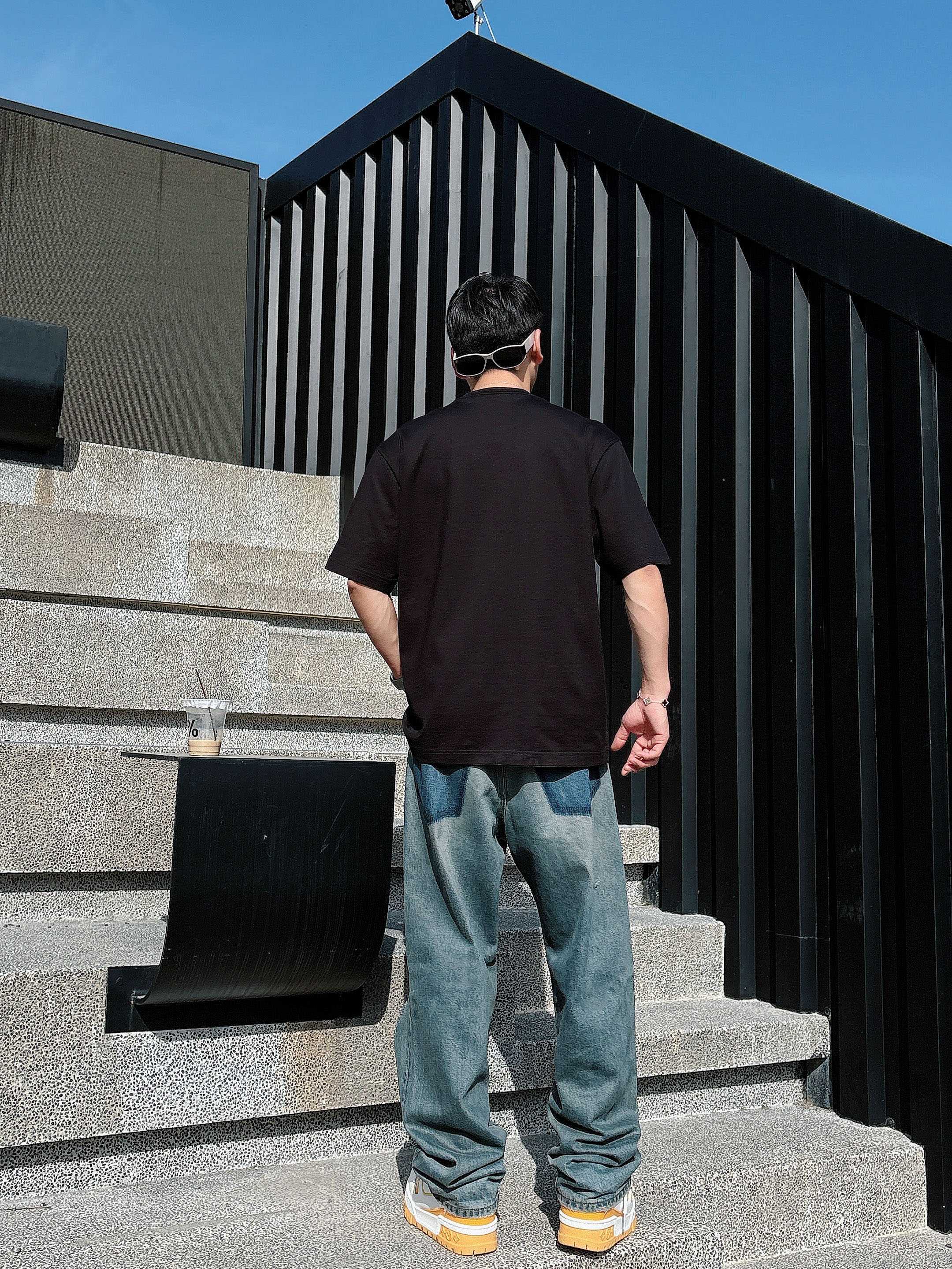 古驰 2025春夏新款首发专柜最新款短袖圆领T恤 高端订制 设计前卫时尚！品牌logo重工艺设计 高端定