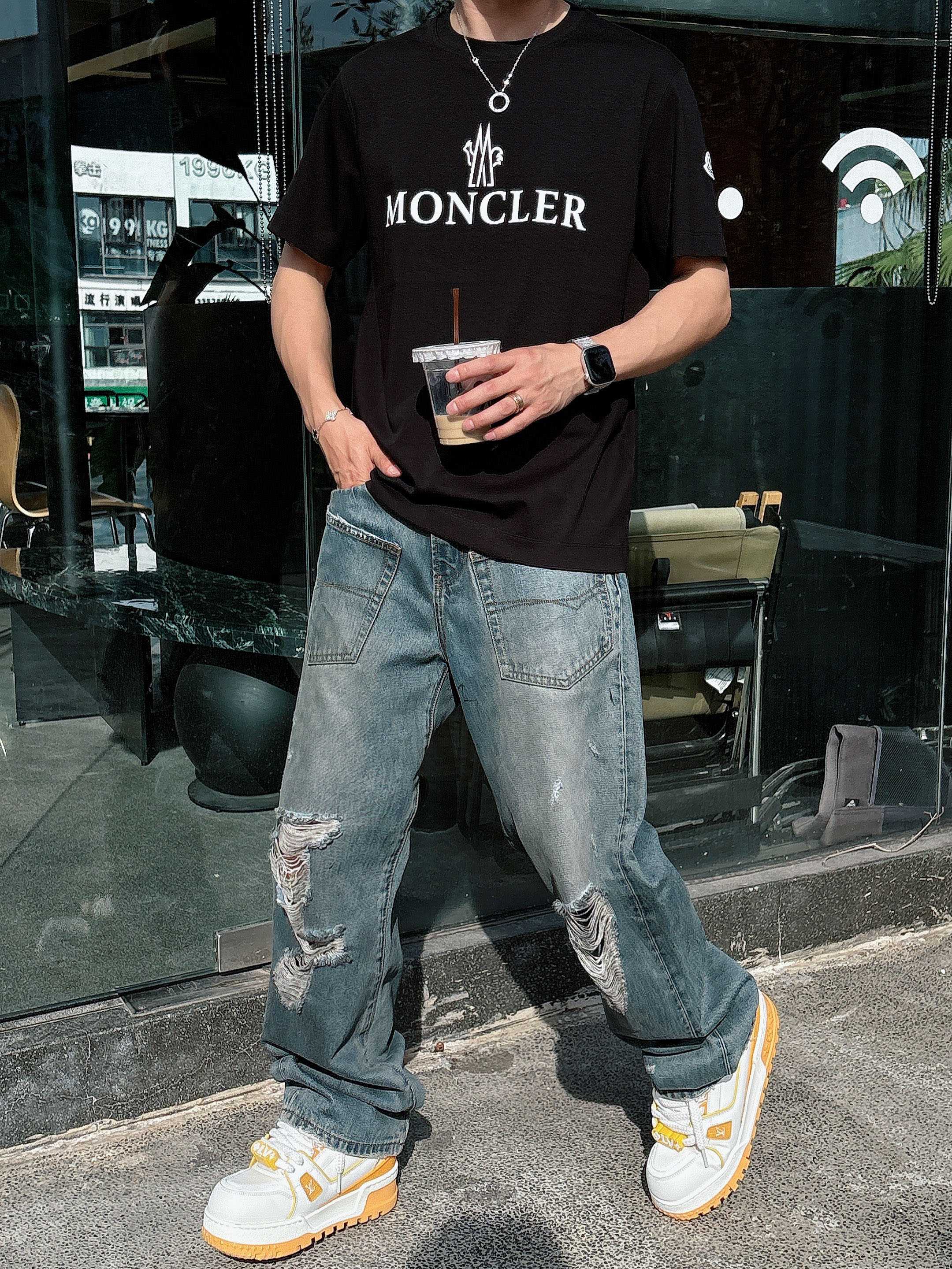 蒙口 2025春夏新款首发专柜最新款短袖圆领T恤 高端订制 设计前卫时尚！品牌logo重工艺设计 高端定