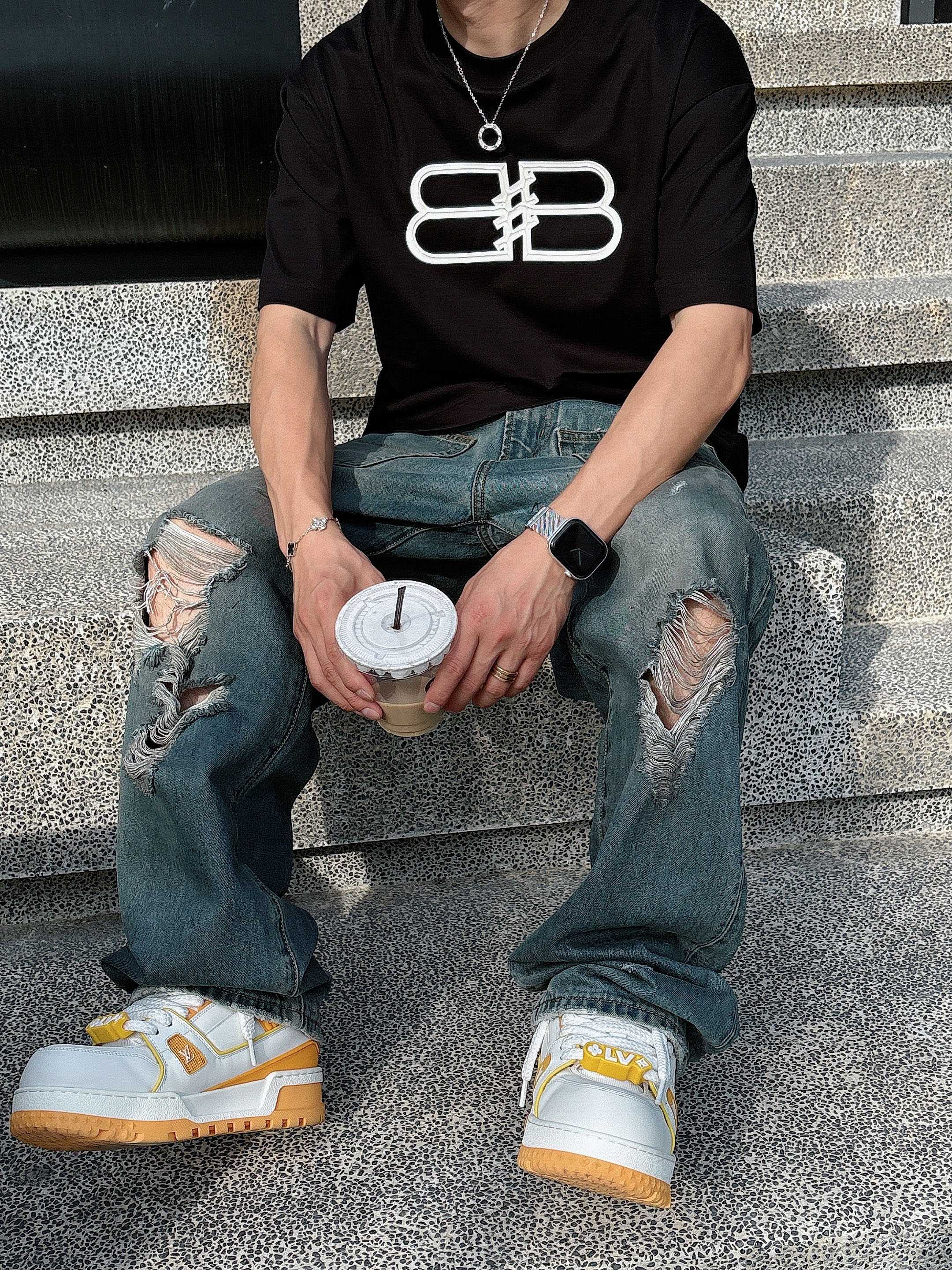 巴黎世家 2025春夏新款首发专柜最新款短袖圆领T恤 高端订制 设计前卫时尚！品牌logo重工艺设计 高