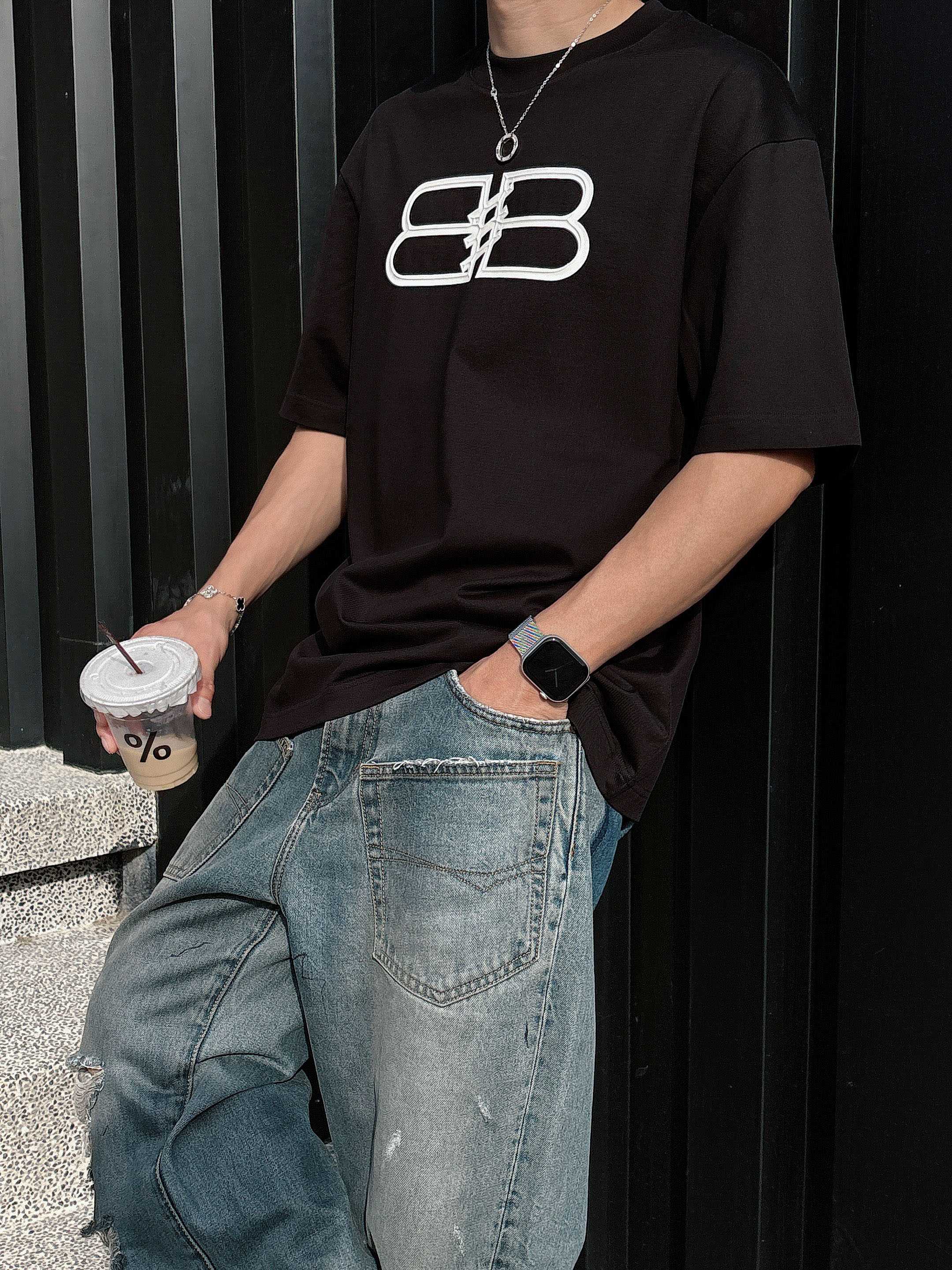 巴黎世家 2025春夏新款首发专柜最新款短袖圆领T恤 高端订制 设计前卫时尚！品牌logo重工艺设计 高