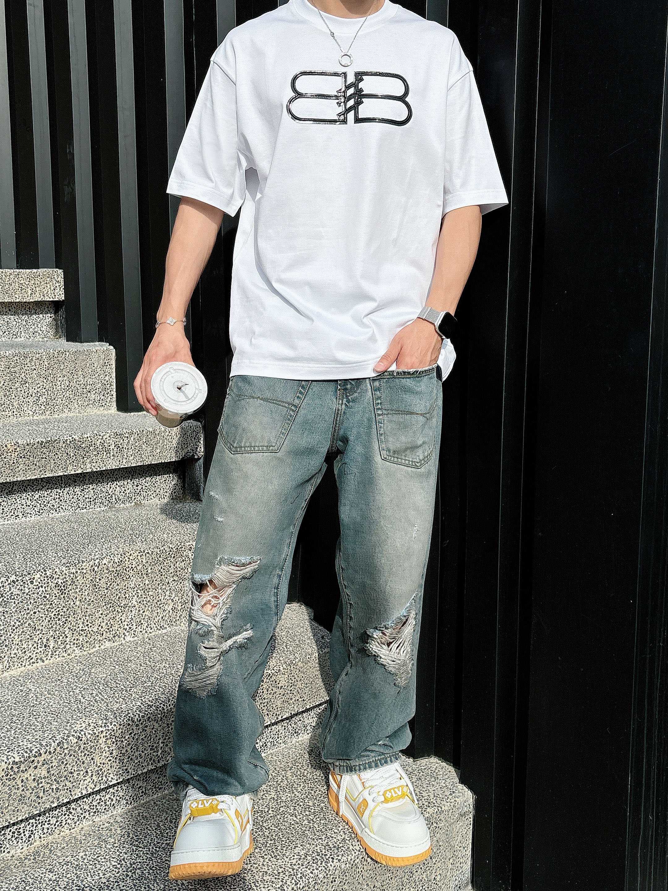 巴黎世家 2025春夏新款首发专柜最新款短袖圆领T恤 高端订制 设计前卫时尚！品牌logo重工艺设计 高