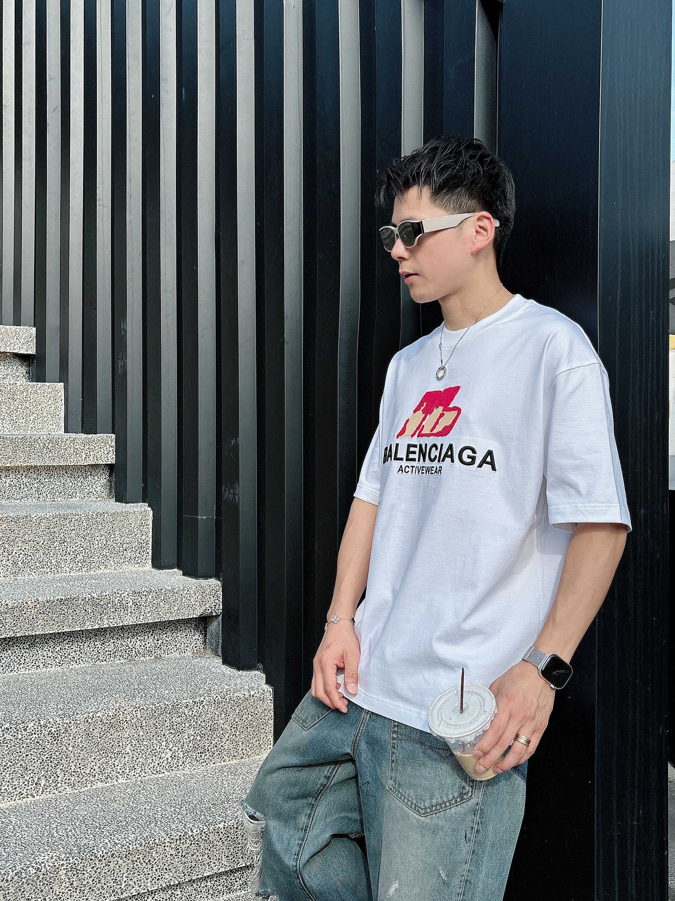 巴黎世家 2025春夏新款首发专柜最新款短袖圆领T恤 高端订制 设计前卫时尚！品牌logo重工艺设计 高