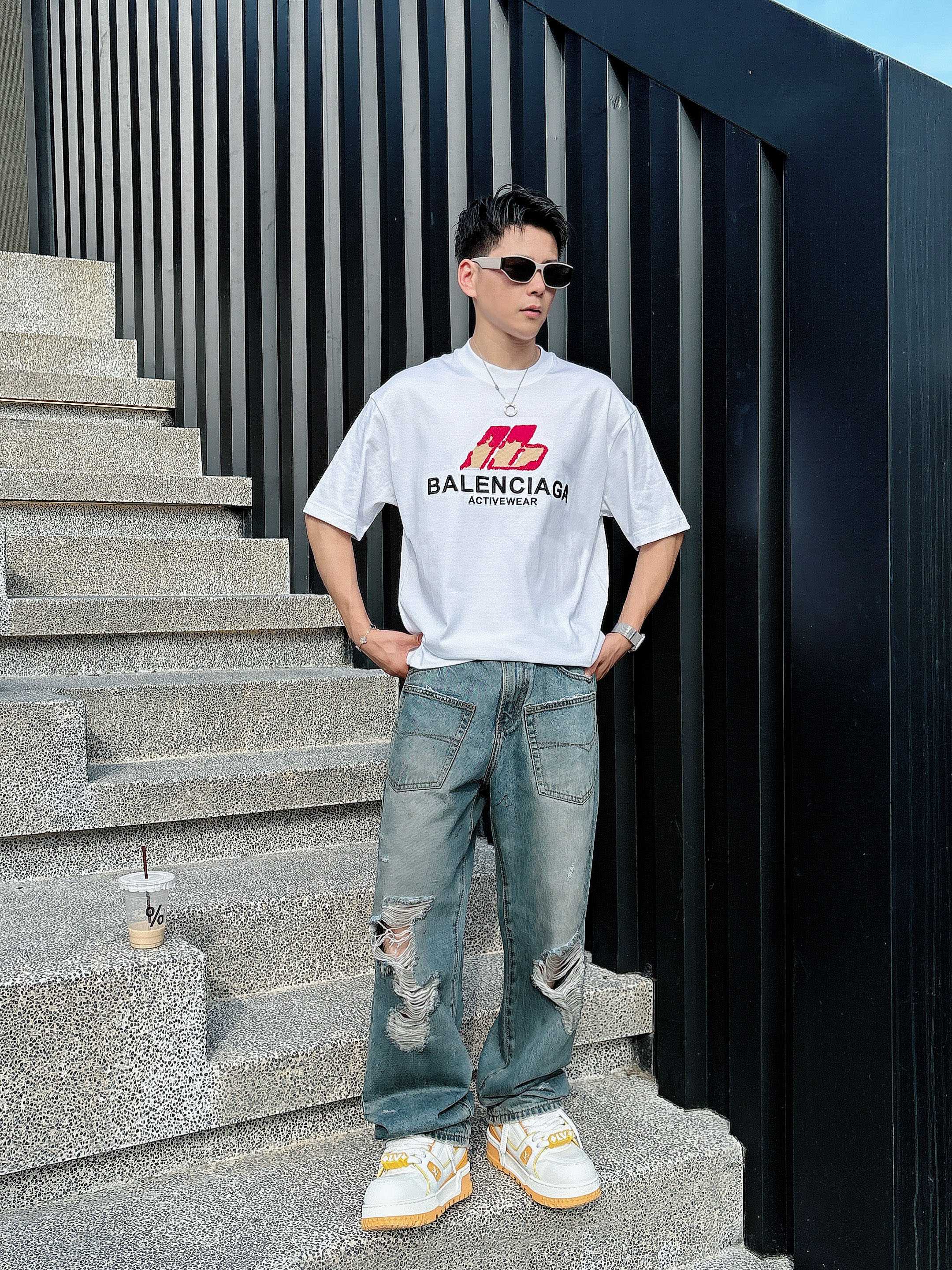 巴黎世家 2025春夏新款首发专柜最新款短袖圆领T恤 高端订制 设计前卫时尚！品牌logo重工艺设计 高