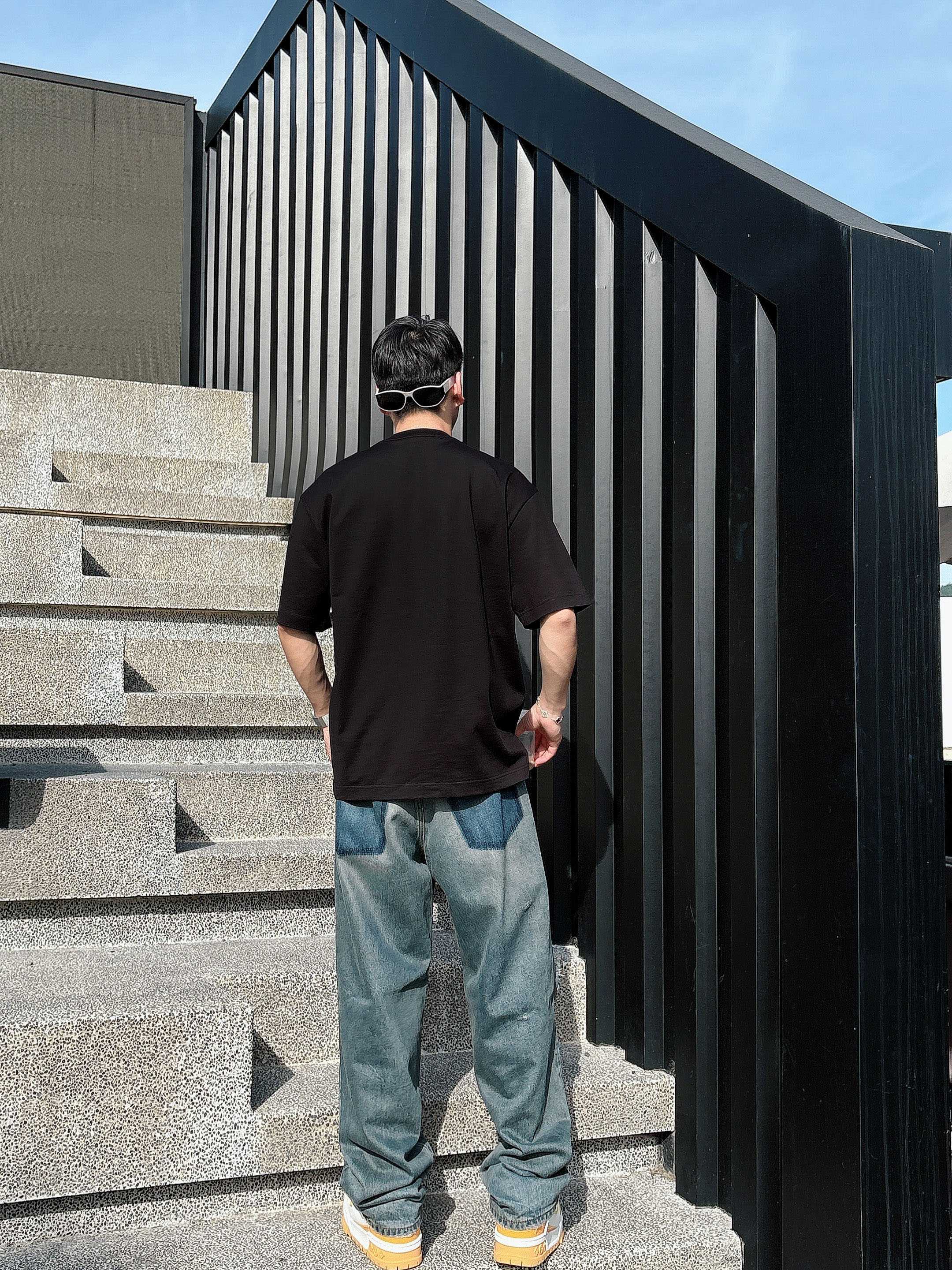 罗意威 2025春夏新款首发专柜最新款短袖圆领T恤 高端订制 设计前卫时尚！品牌logo重工艺设计 高端