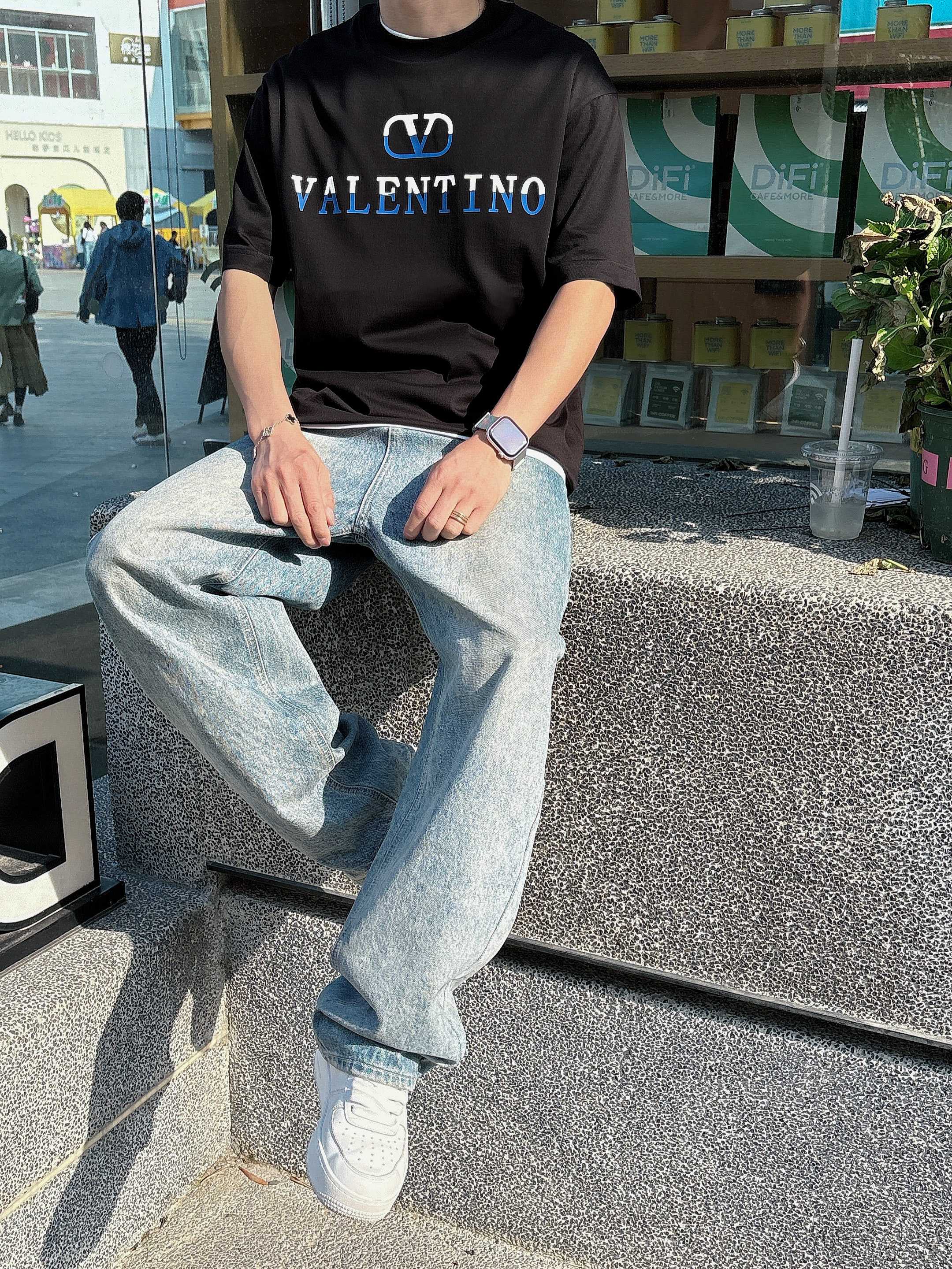 华伦天奴 2025春夏新款首发专柜最新款短袖圆领T恤 高端订制 设计前卫时尚！品牌logo重工艺设计 高