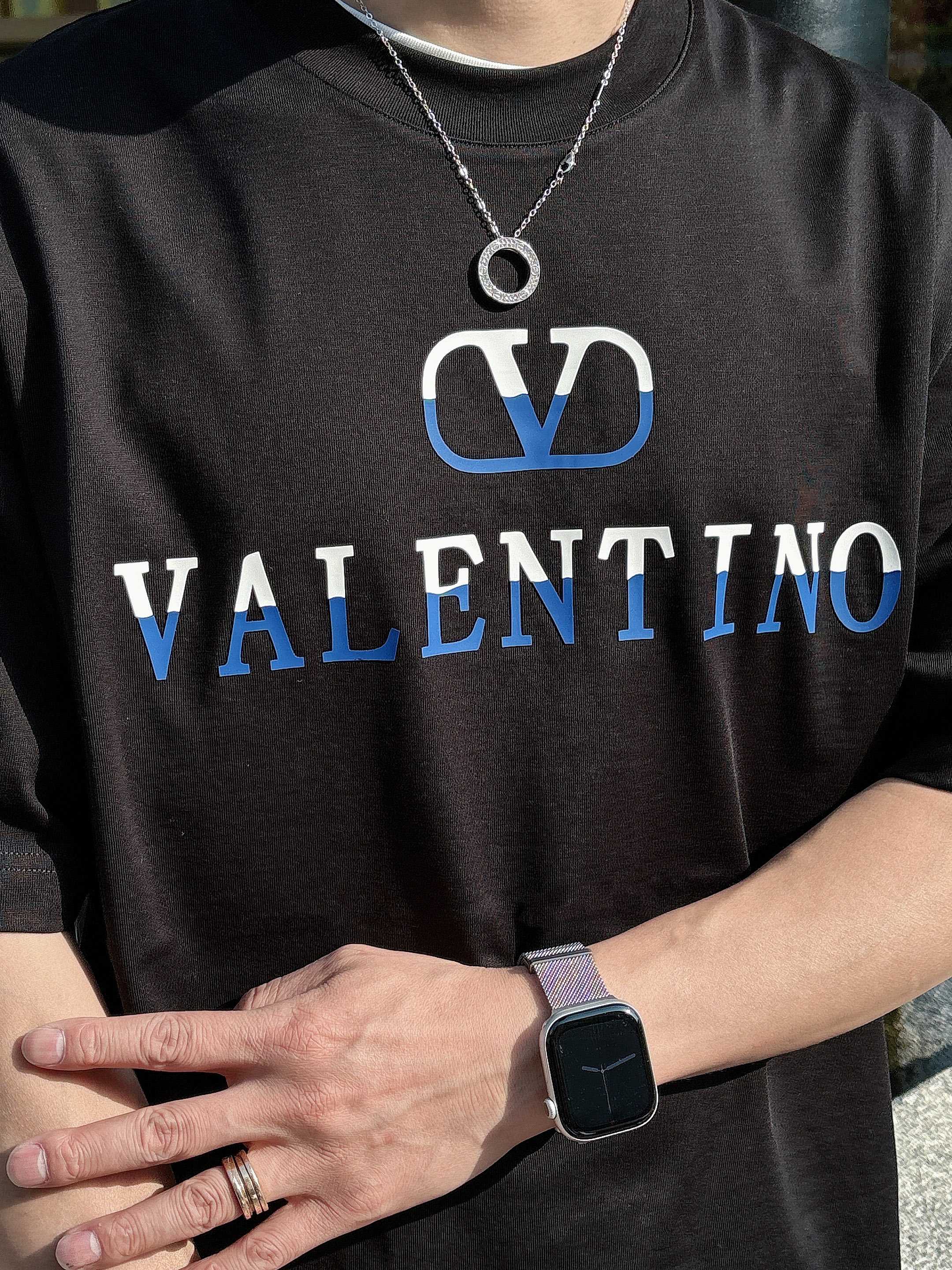 华伦天奴 2025春夏新款首发专柜最新款短袖圆领T恤 高端订制 设计前卫时尚！品牌logo重工艺设计 高