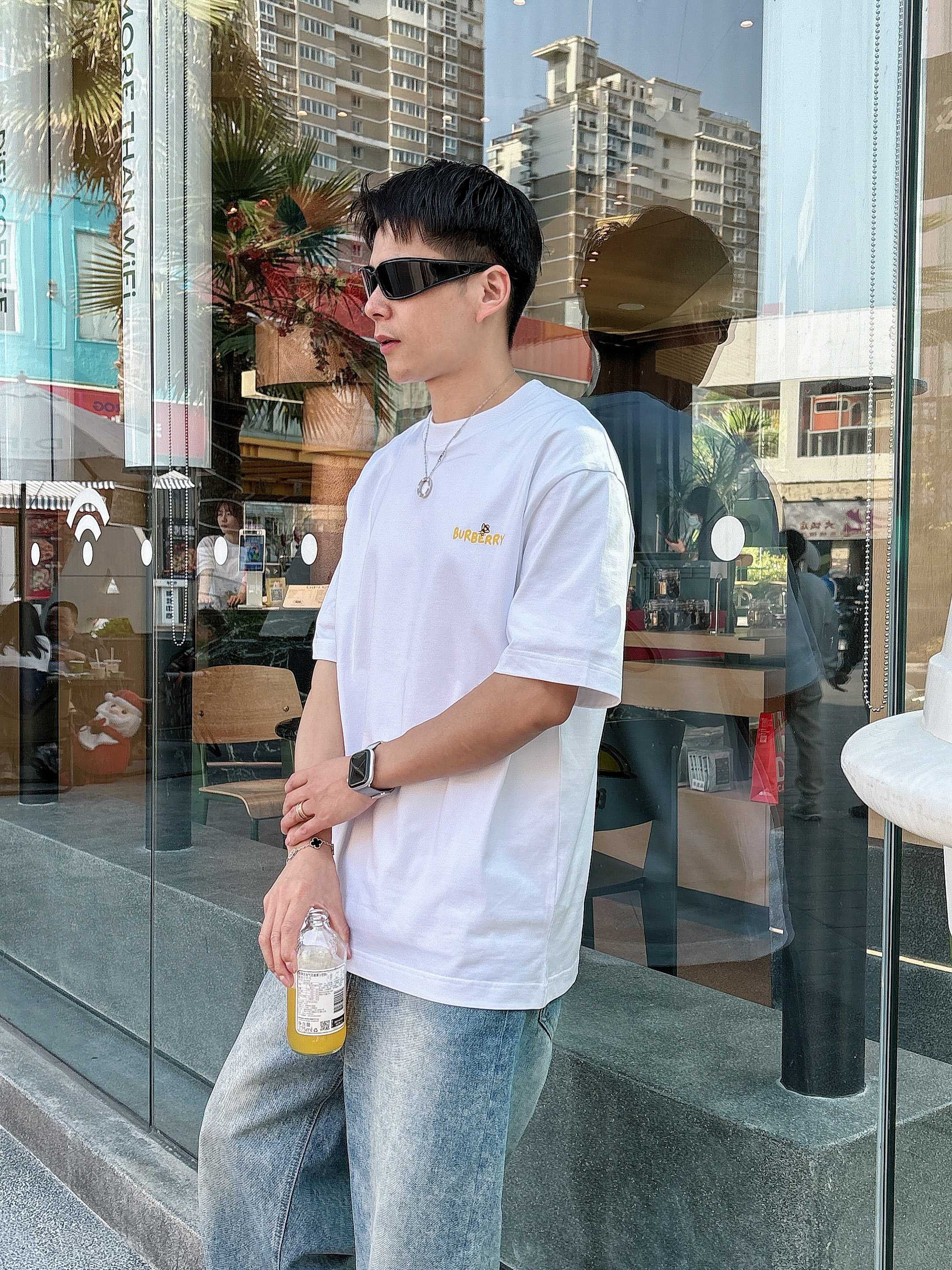 巴宝莉 2025春夏新款首发专柜最新款短袖圆领T恤 高端订制 设计前卫时尚！品牌logo重工艺设计 高端