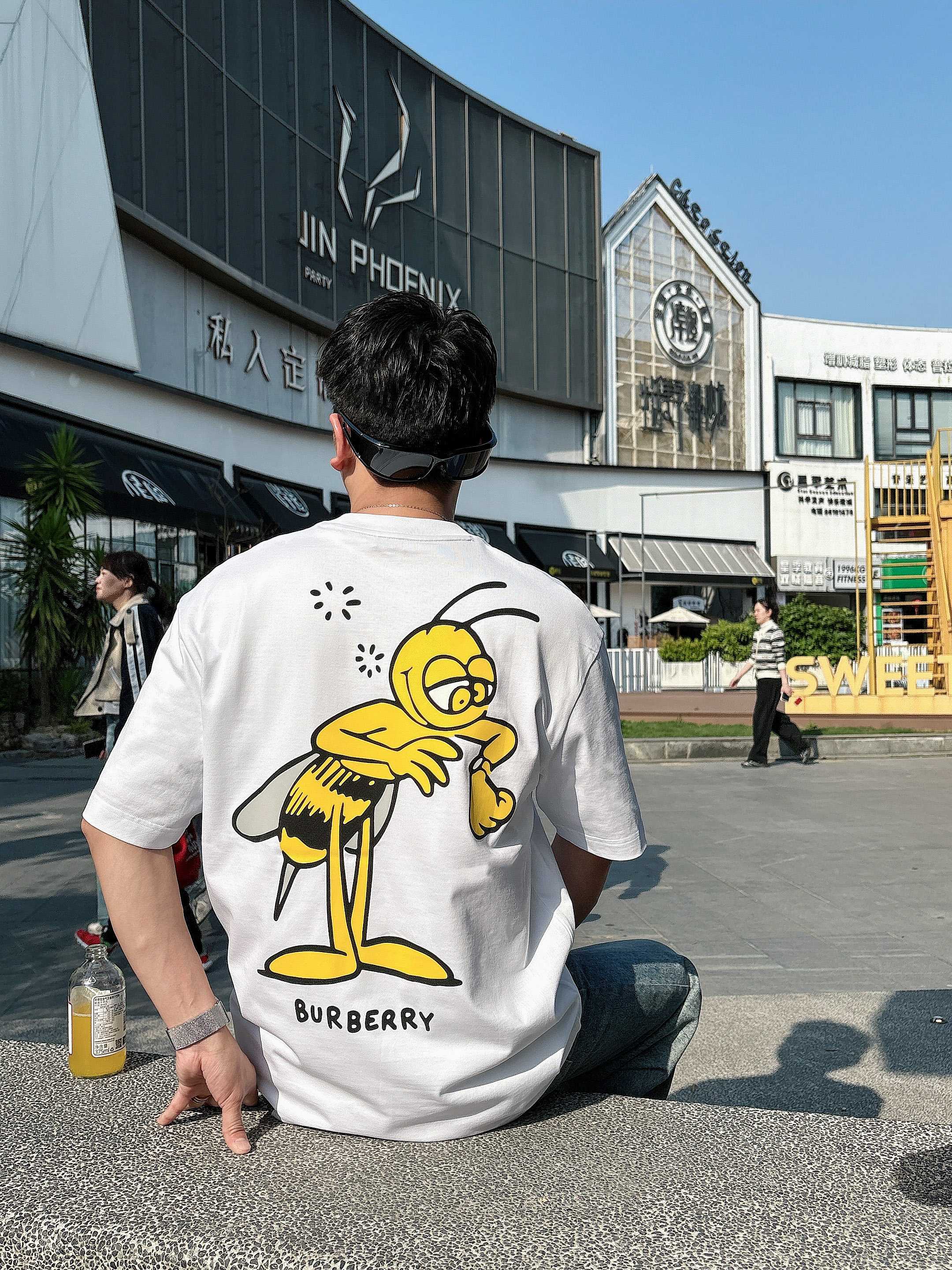 巴宝莉 2025春夏新款首发专柜最新款短袖圆领T恤 高端订制 设计前卫时尚！品牌logo重工艺设计 高端