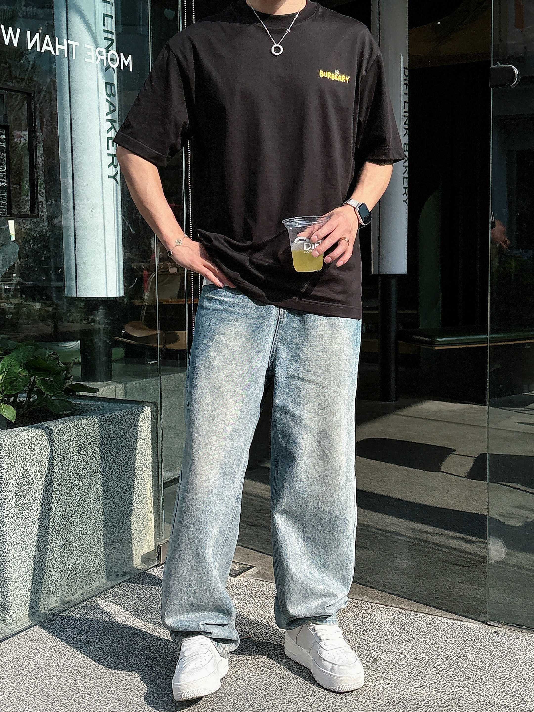 巴宝莉 2025春夏新款首发专柜最新款短袖圆领T恤 高端订制 设计前卫时尚！品牌logo重工艺设计 高端