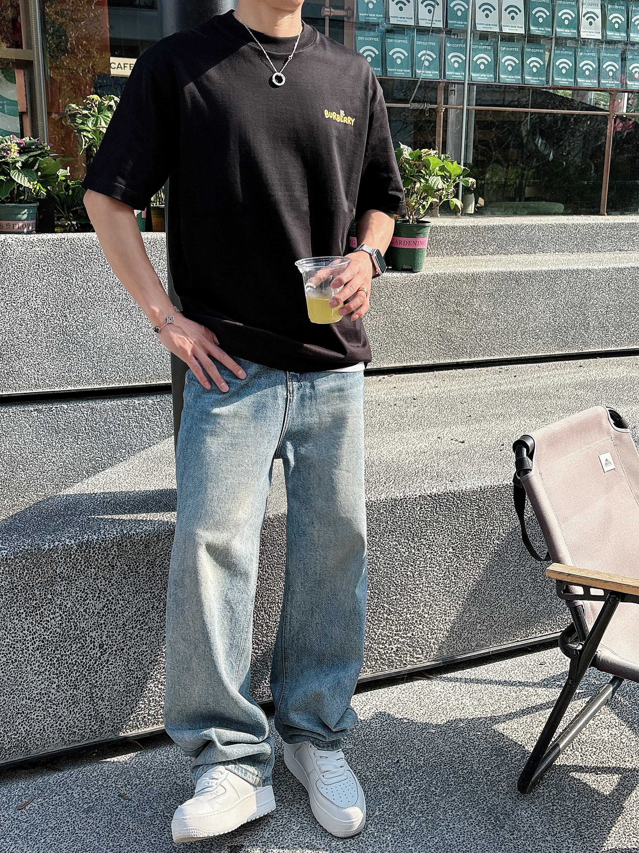 巴宝莉 2025春夏新款首发专柜最新款短袖圆领T恤 高端订制 设计前卫时尚！品牌logo重工艺设计 高端