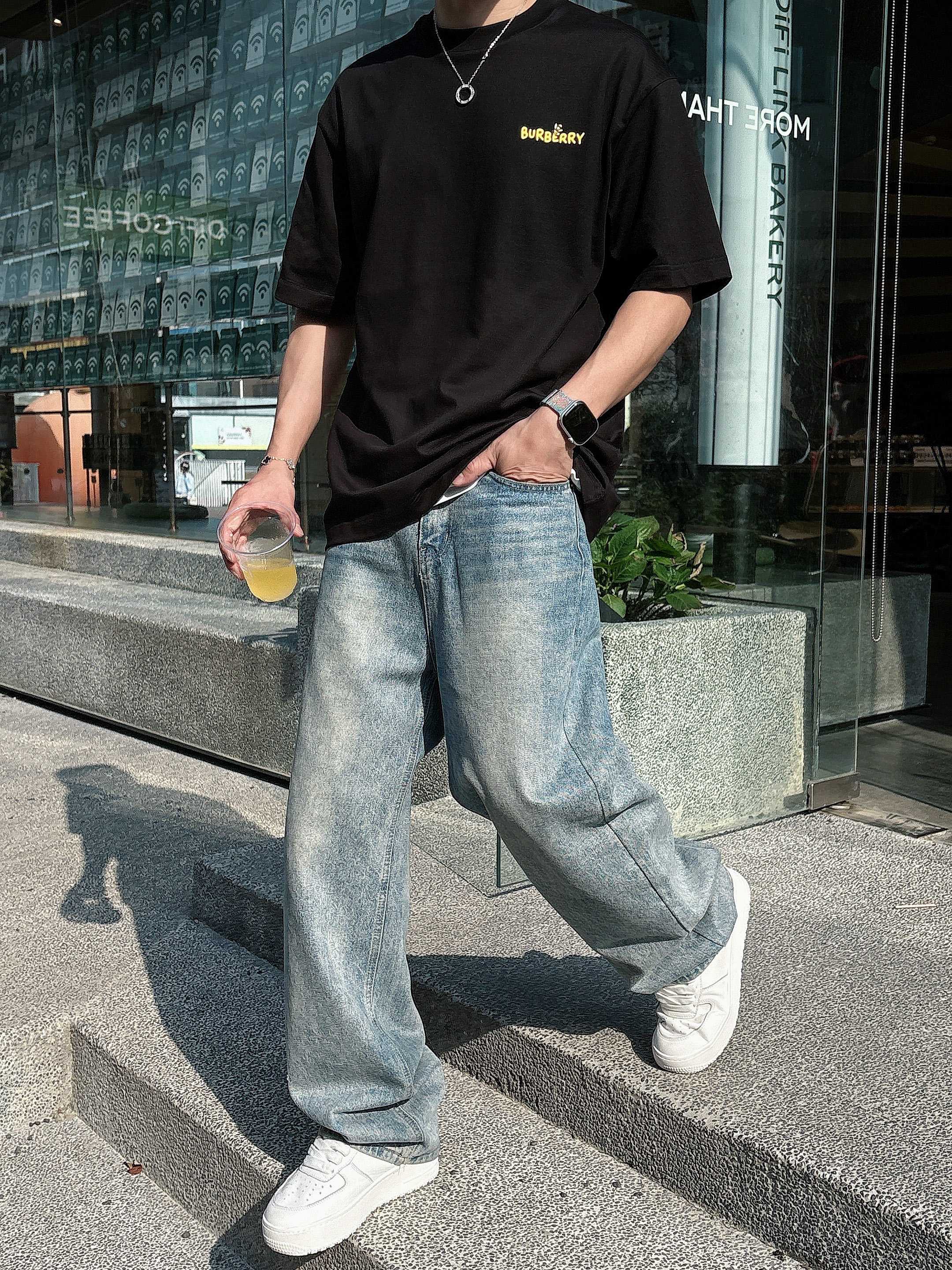 巴宝莉 2025春夏新款首发专柜最新款短袖圆领T恤 高端订制 设计前卫时尚！品牌logo重工艺设计 高端