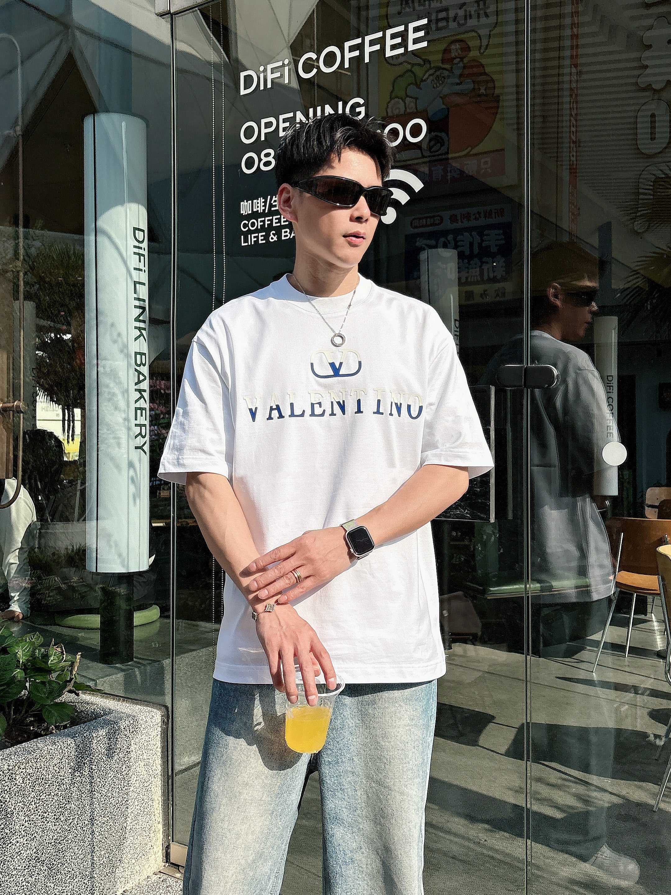 华伦天奴 2025春夏新款首发专柜最新款短袖圆领T恤 高端订制 设计前卫时尚！品牌logo重工艺设计 高