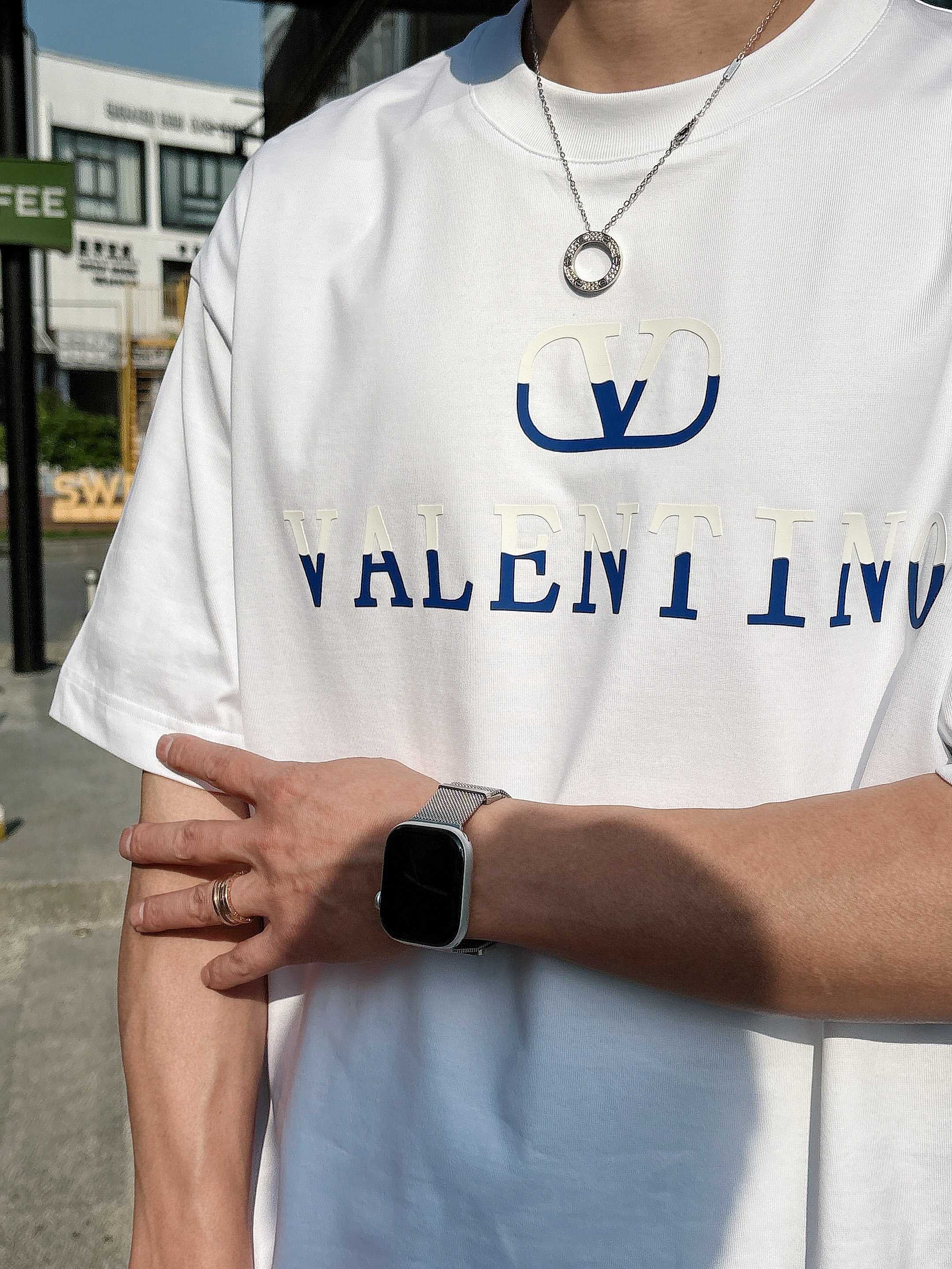 华伦天奴 2025春夏新款首发专柜最新款短袖圆领T恤 高端订制 设计前卫时尚！品牌logo重工艺设计 高