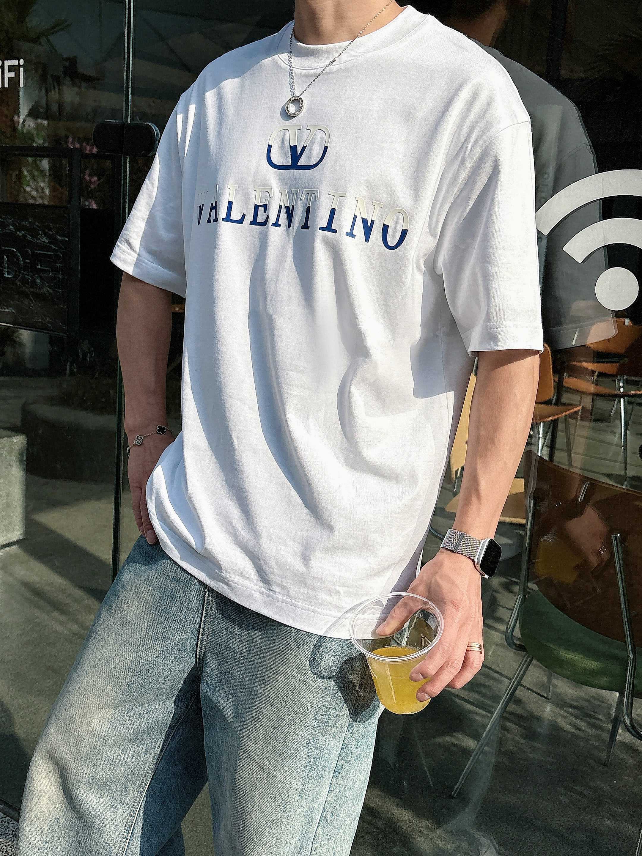 华伦天奴 2025春夏新款首发专柜最新款短袖圆领T恤 高端订制 设计前卫时尚！品牌logo重工艺设计 高