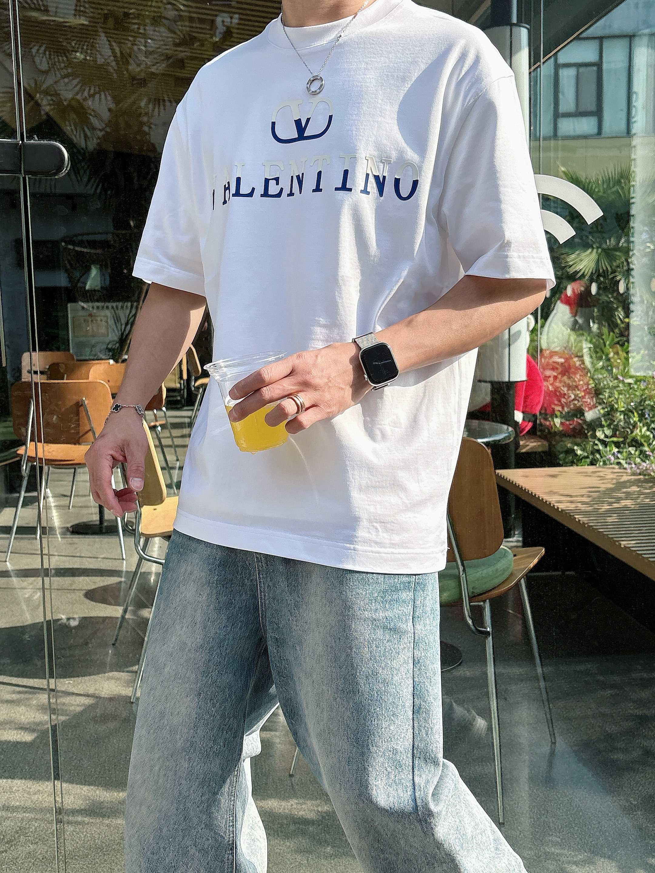 华伦天奴 2025春夏新款首发专柜最新款短袖圆领T恤 高端订制 设计前卫时尚！品牌logo重工艺设计 高