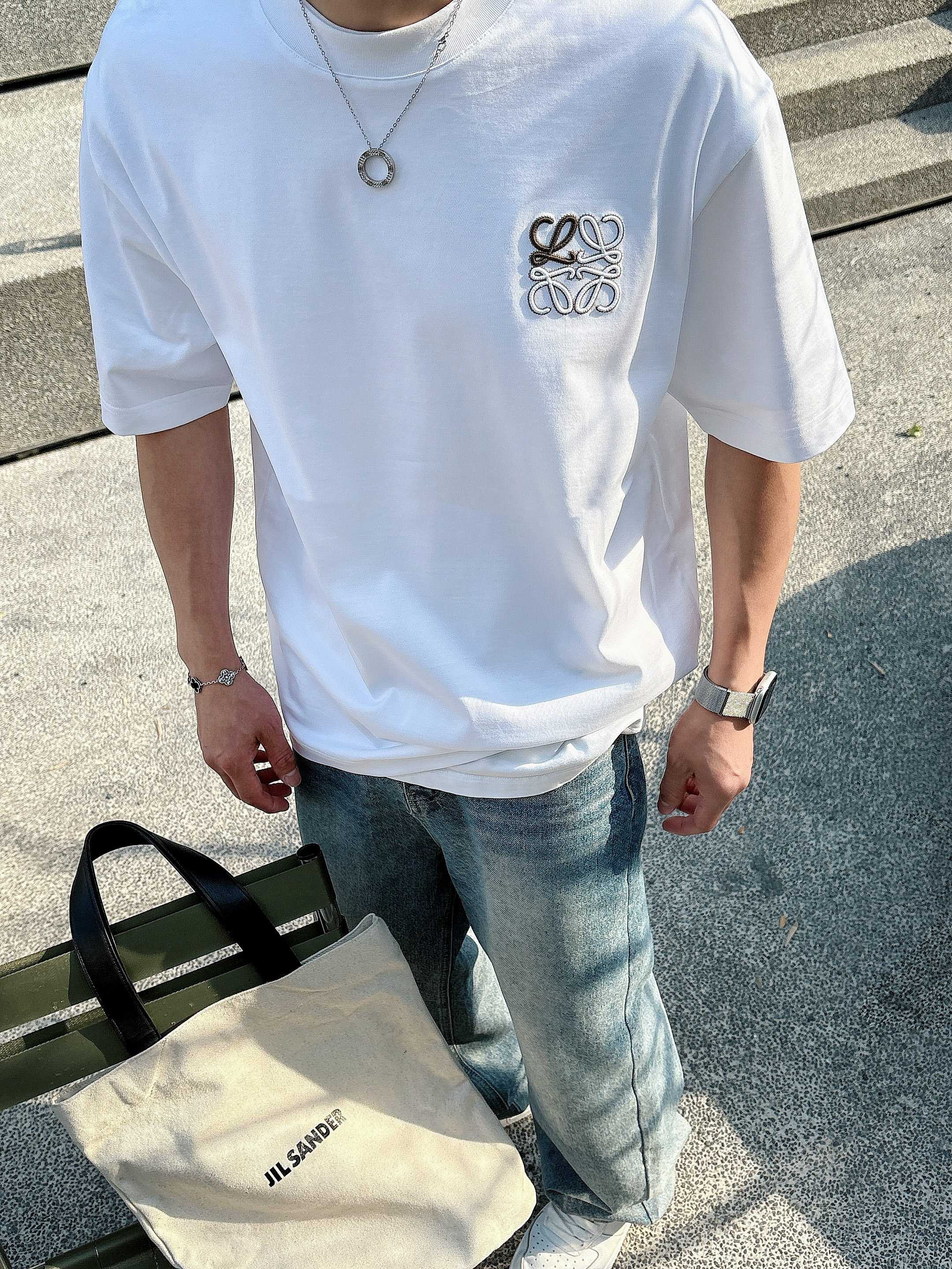 罗意威 2025春夏新款首发专柜最新款短袖圆领T恤 高端订制 设计前卫时尚！品牌logo重工艺设计 高端