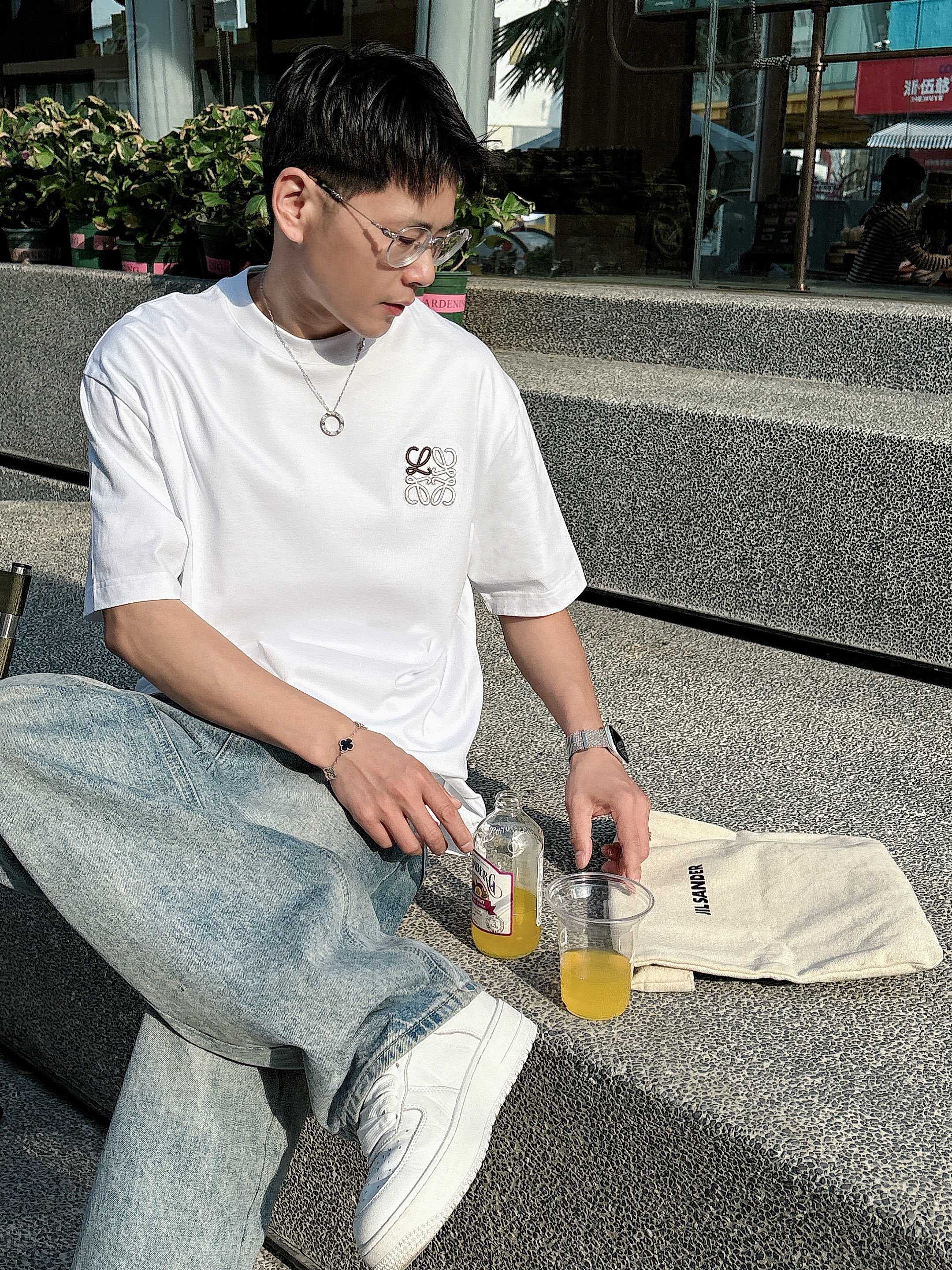 罗意威 2025春夏新款首发专柜最新款短袖圆领T恤 高端订制 设计前卫时尚！品牌logo重工艺设计 高端