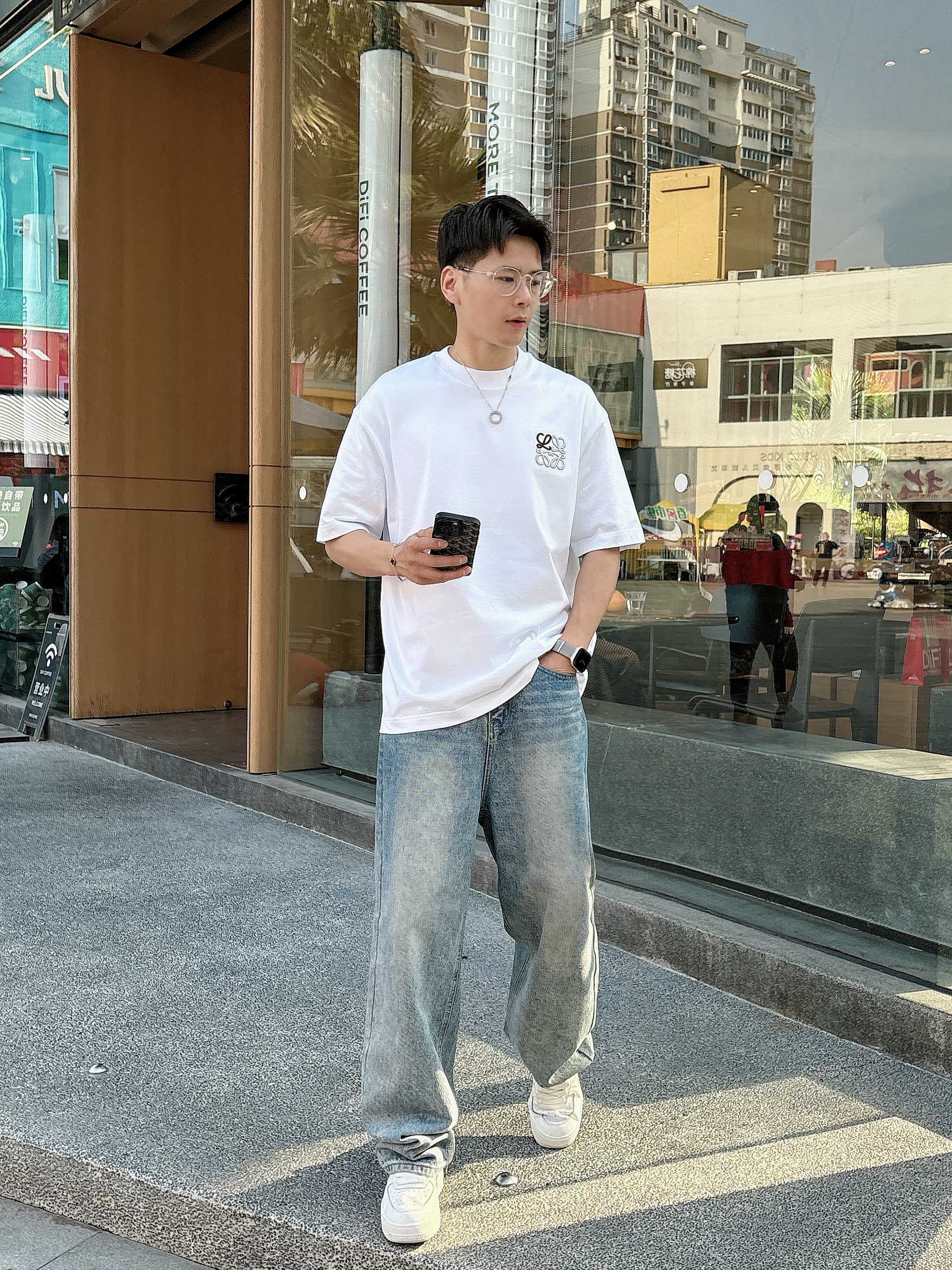 罗意威 2025春夏新款首发专柜最新款短袖圆领T恤 高端订制 设计前卫时尚！品牌logo重工艺设计 高端