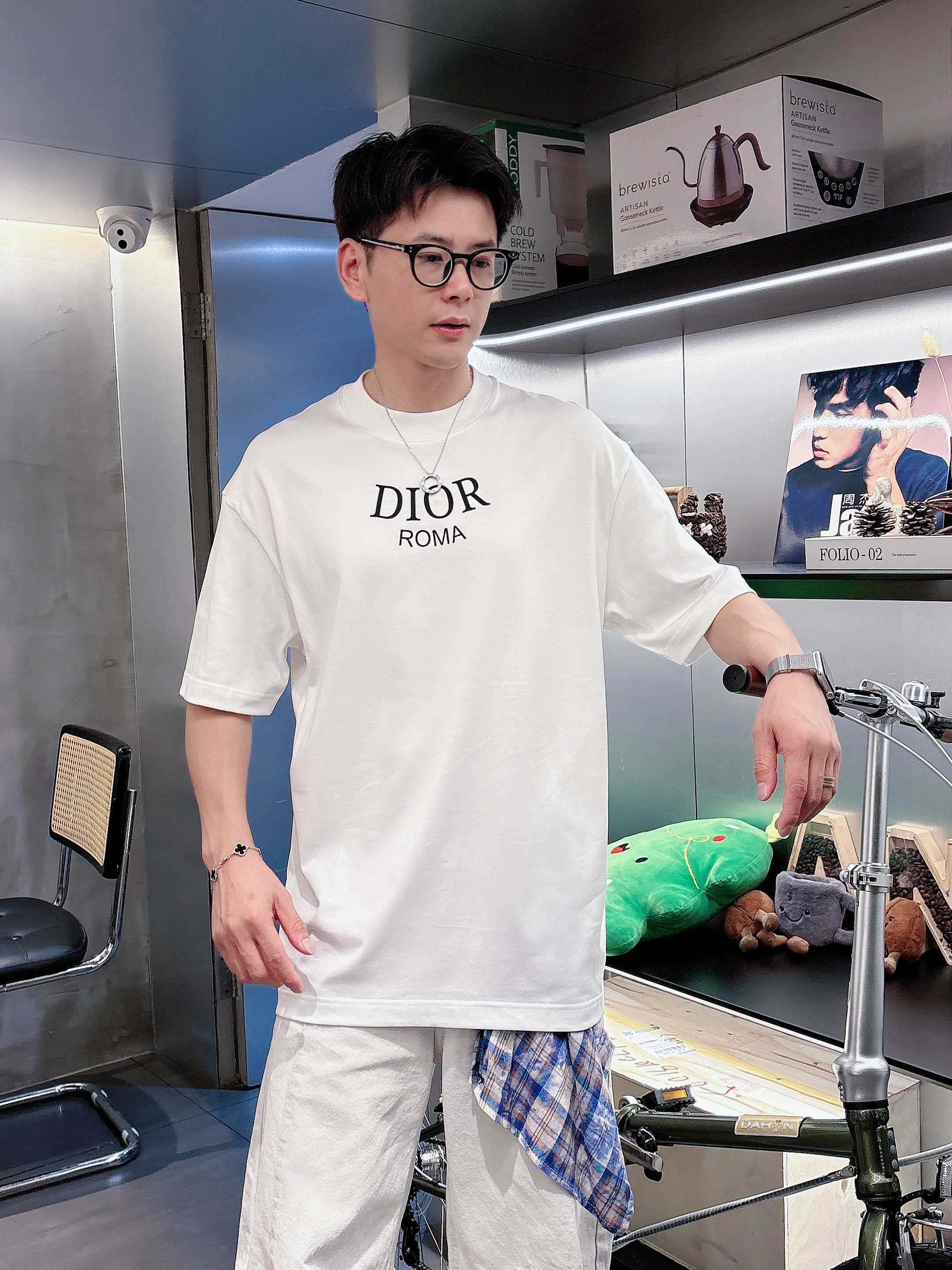 迪奥 2025春夏新款首发专柜最新款短袖圆领T恤 高端订制 设计前卫时尚！品牌logo重工艺设计 高端定