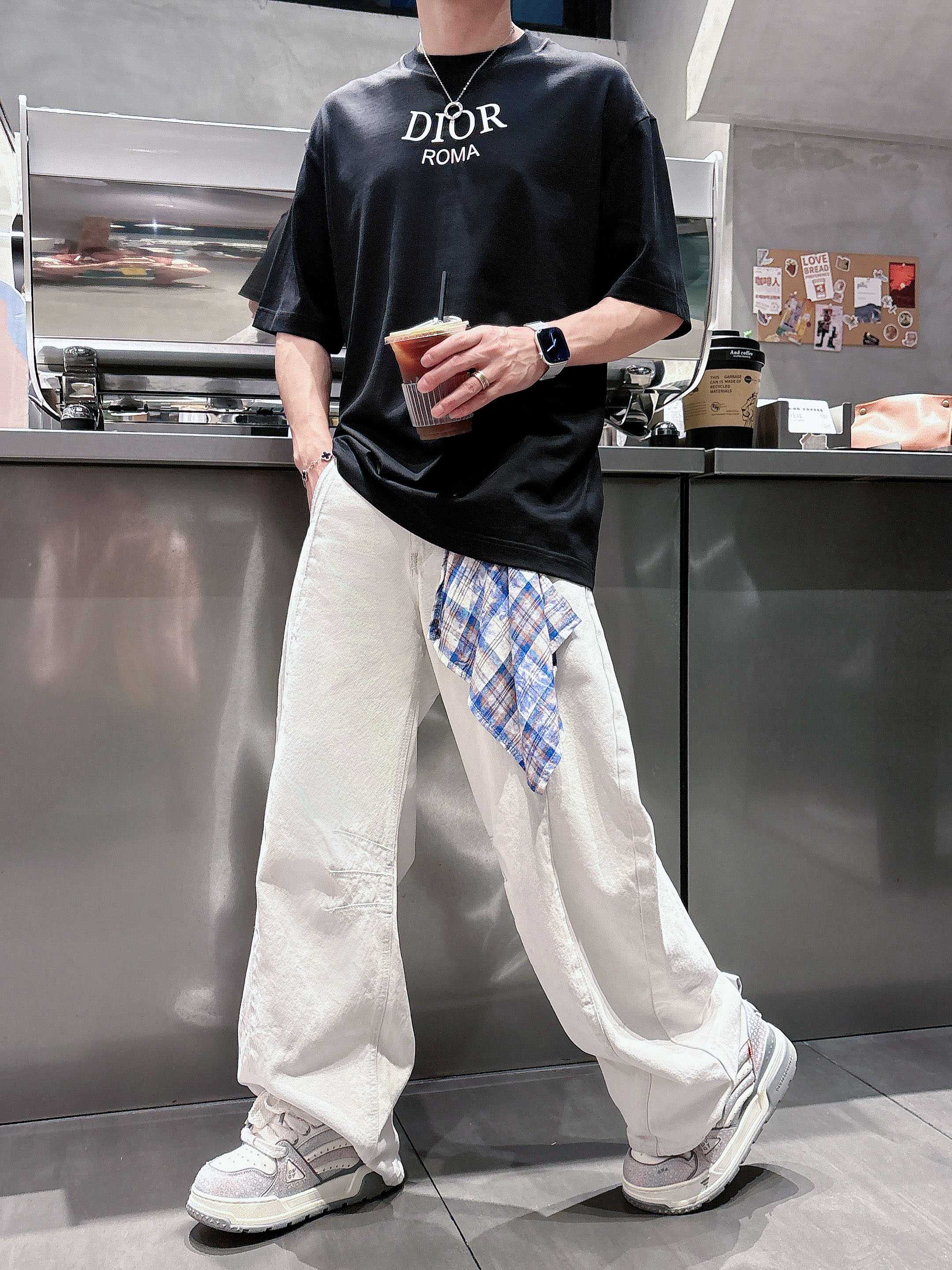 迪奥 2025春夏新款首发专柜最新款短袖圆领T恤 高端订制 设计前卫时尚！品牌logo重工艺设计 高端定