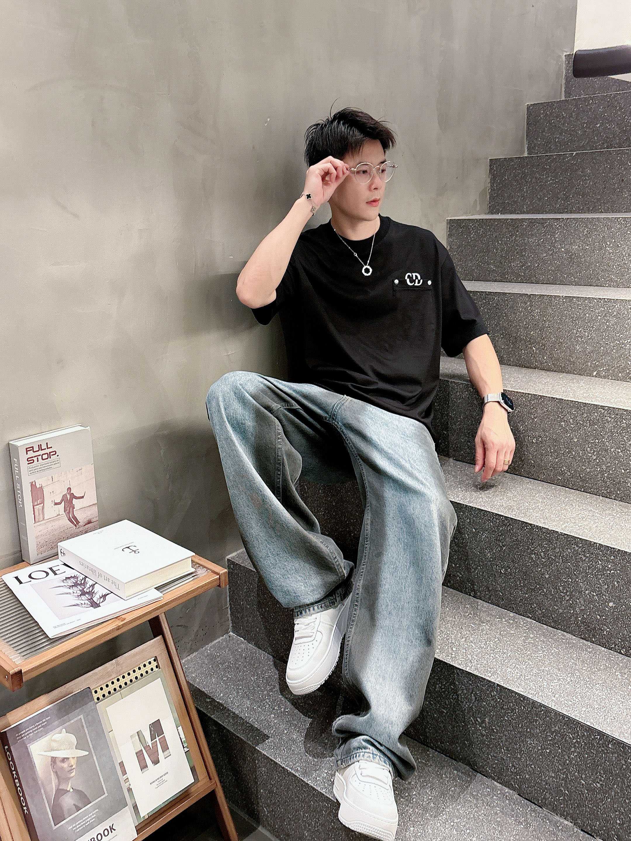 迪奥 2025春夏新款首发专柜最新款短袖圆领T恤 高端订制 设计前卫时尚！品牌logo重工艺设计 高端定