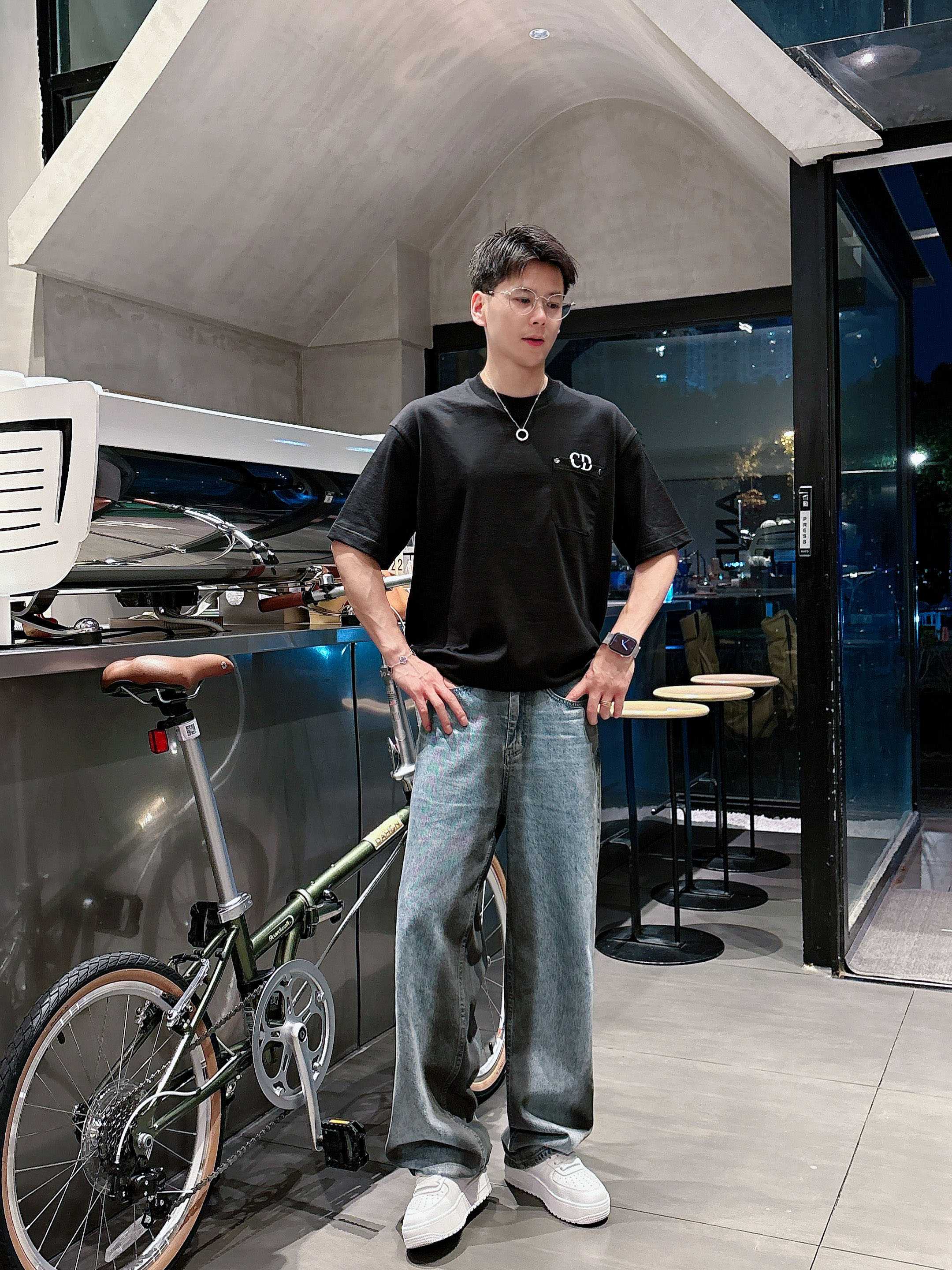 迪奥 2025春夏新款首发专柜最新款短袖圆领T恤 高端订制 设计前卫时尚！品牌logo重工艺设计 高端定