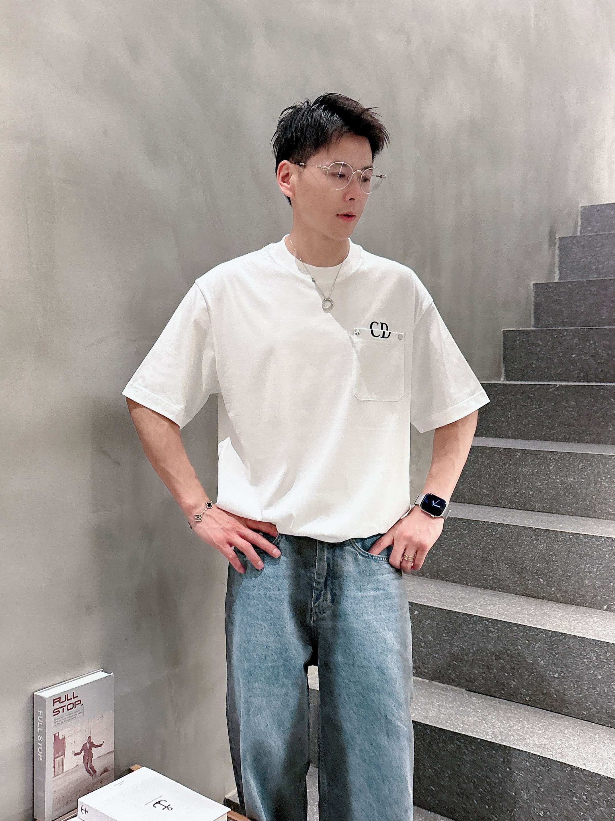 迪奥 2025春夏新款首发专柜最新款短袖圆领T恤 高端订制 设计前卫时尚！品牌logo重工艺设计 高端定