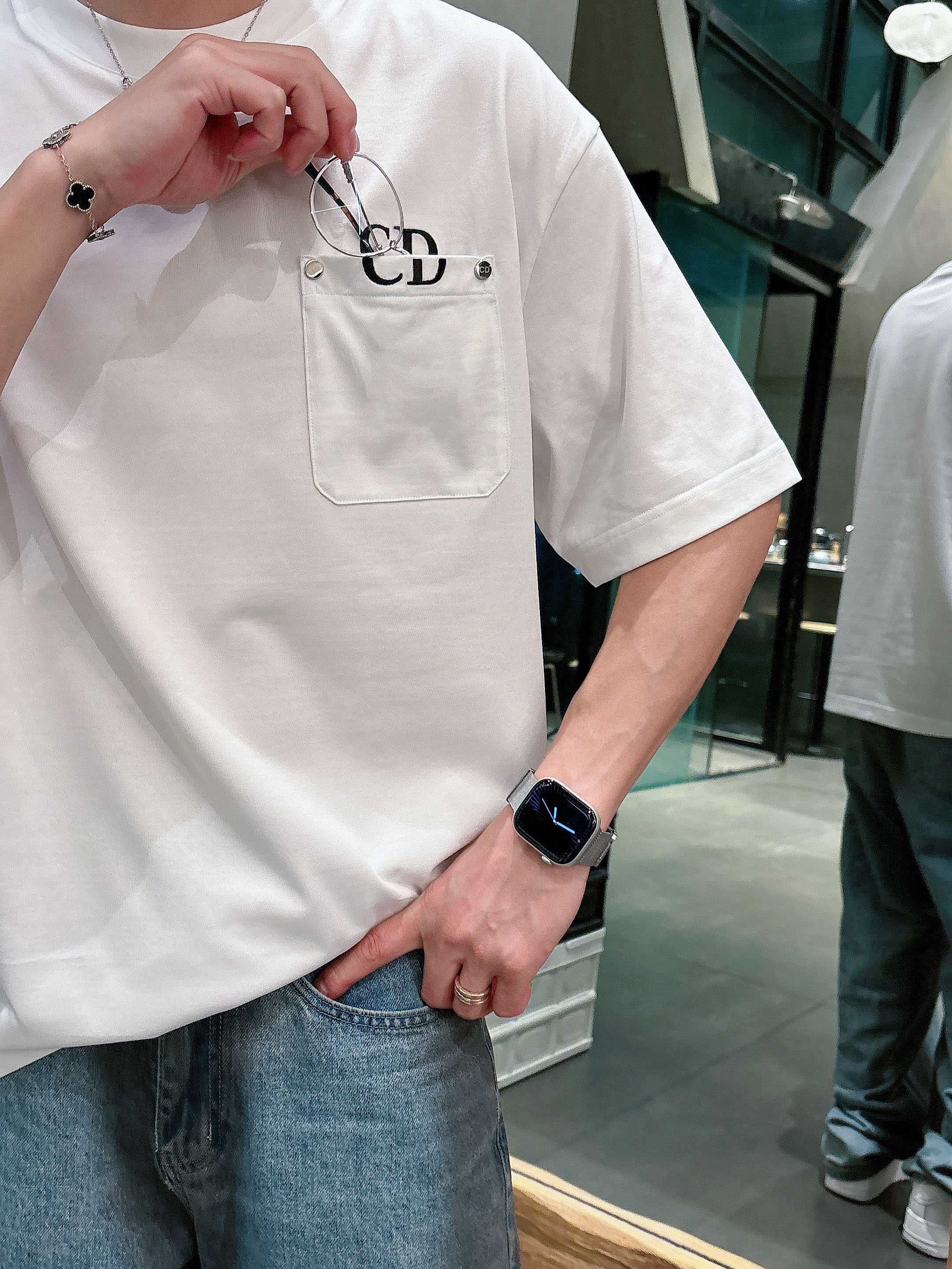 迪奥 2025春夏新款首发专柜最新款短袖圆领T恤 高端订制 设计前卫时尚！品牌logo重工艺设计 高端定