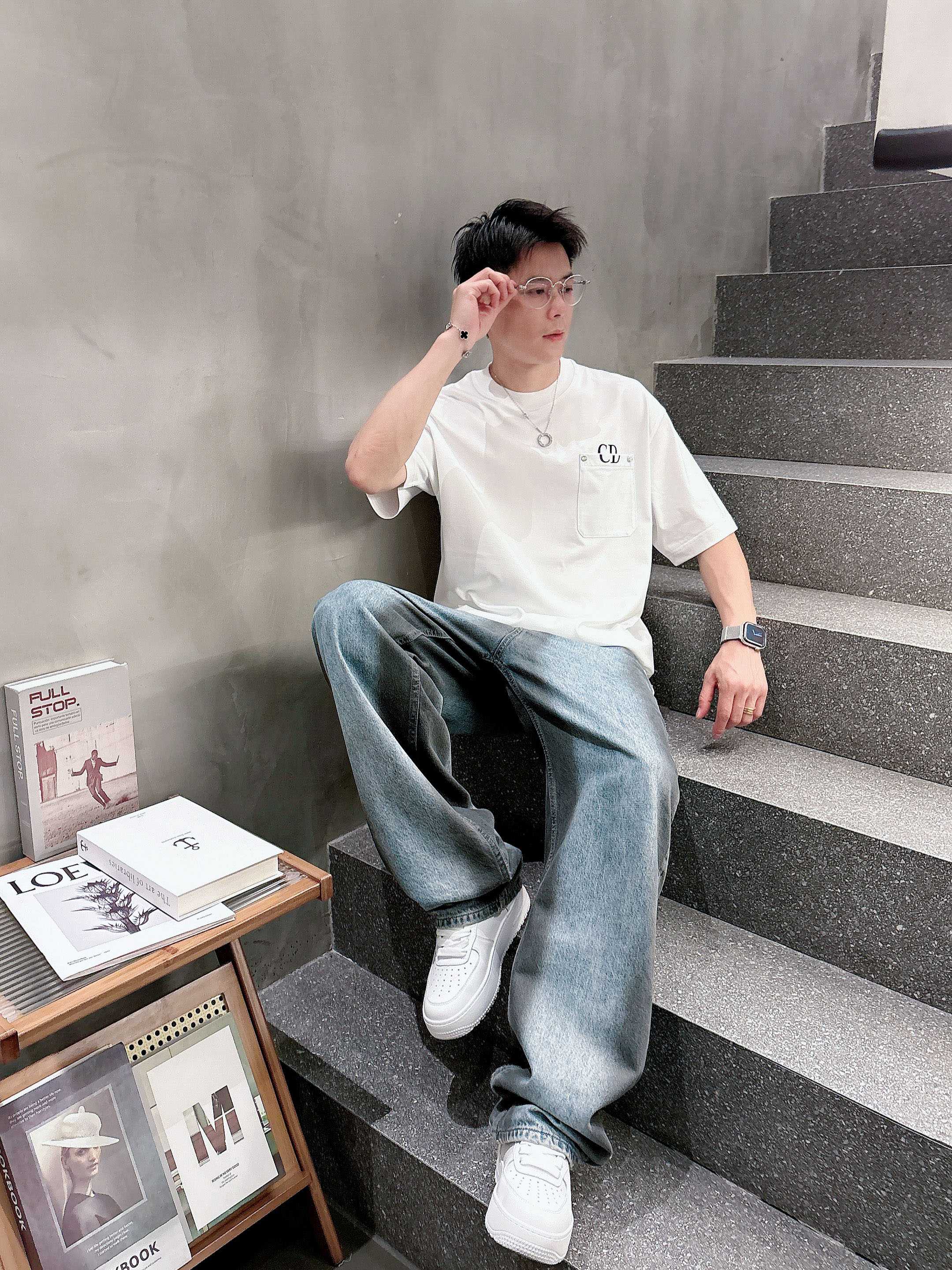 迪奥 2025春夏新款首发专柜最新款短袖圆领T恤 高端订制 设计前卫时尚！品牌logo重工艺设计 高端定