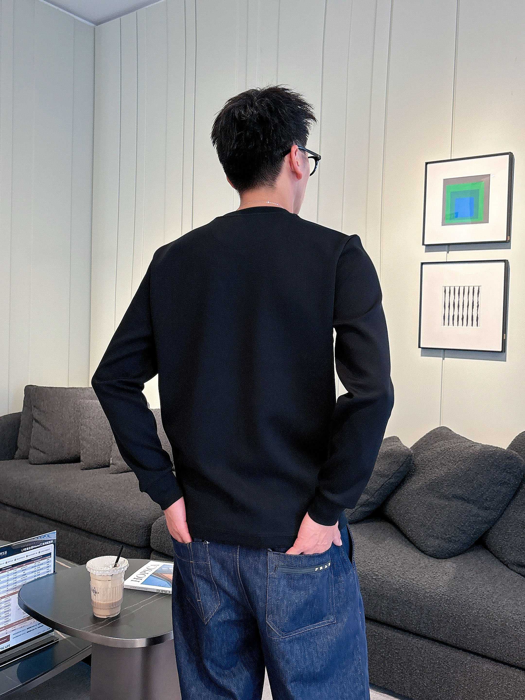 爱马仕 2025秋冬专柜新款 时尚休闲打底衫长袖T恤，精选进口高密度双面拉架棉面料，精致原版logo打造