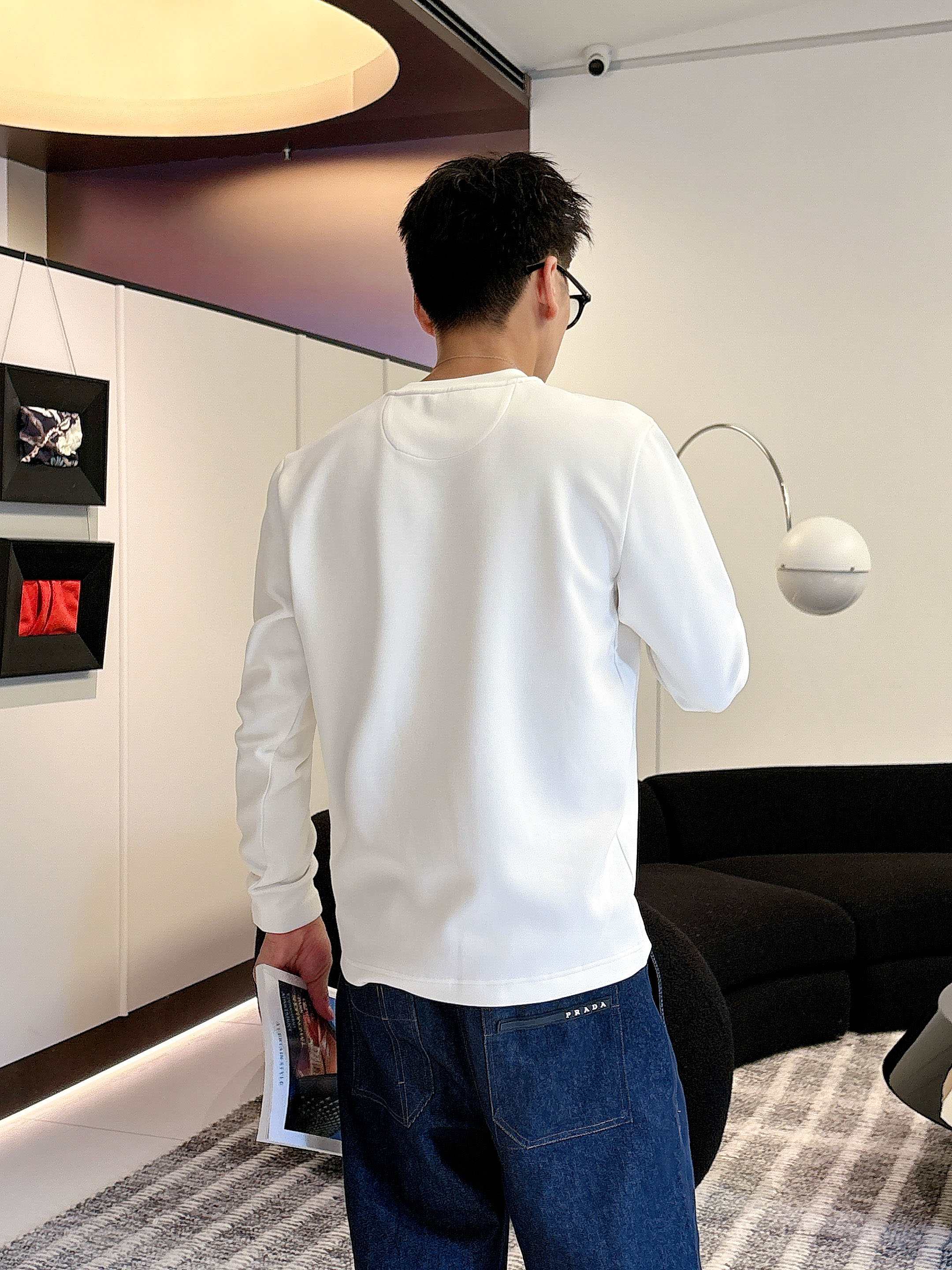 爱马仕 2025秋冬专柜新款 时尚休闲打底衫长袖T恤，精选进口高密度双面拉架棉面料，精致原版logo打造