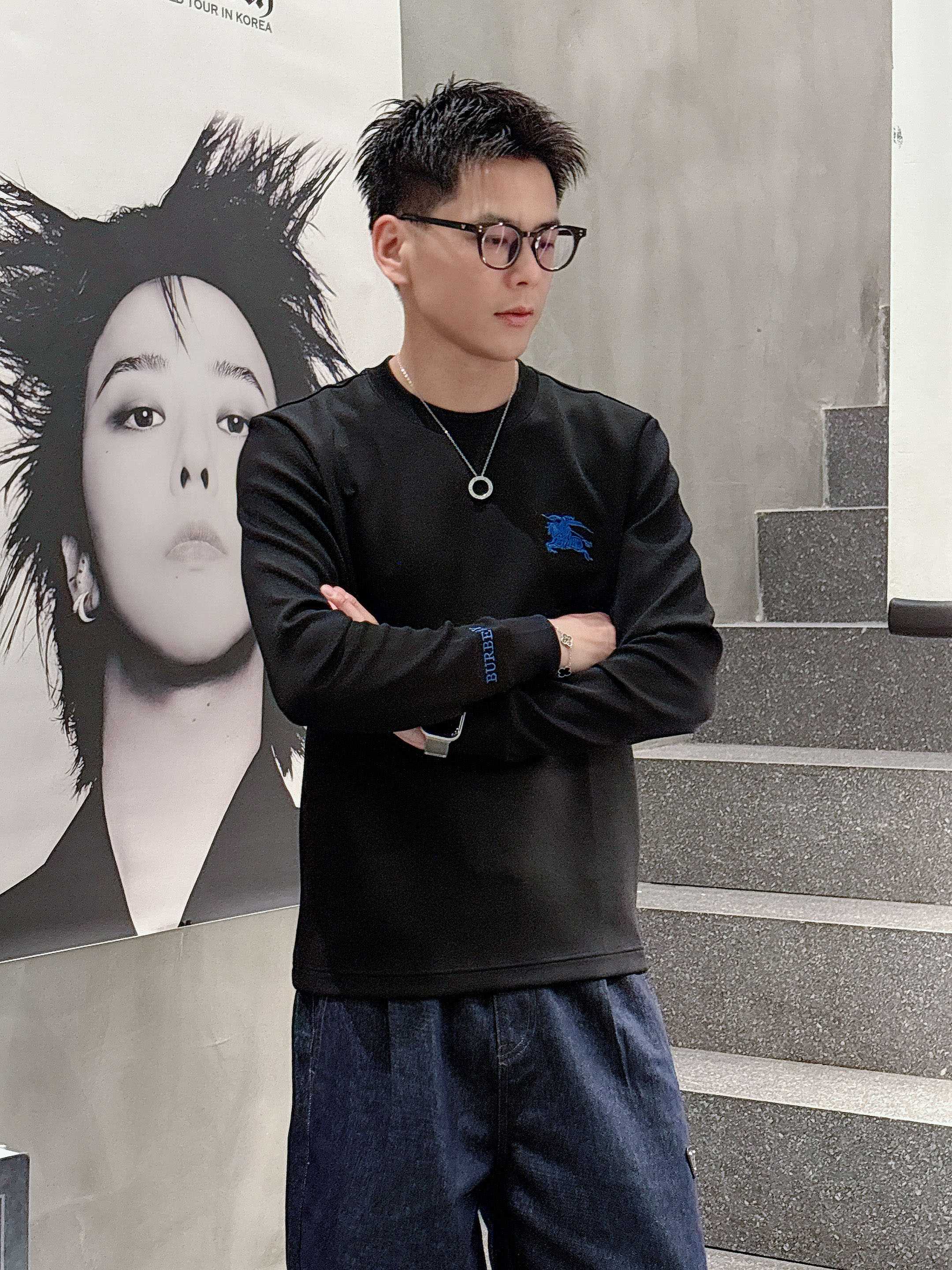 巴宝莉 2025秋冬专柜新款 时尚休闲打底衫长袖T恤，精选进口高密度双面拉架棉面料，精致原版logo打造