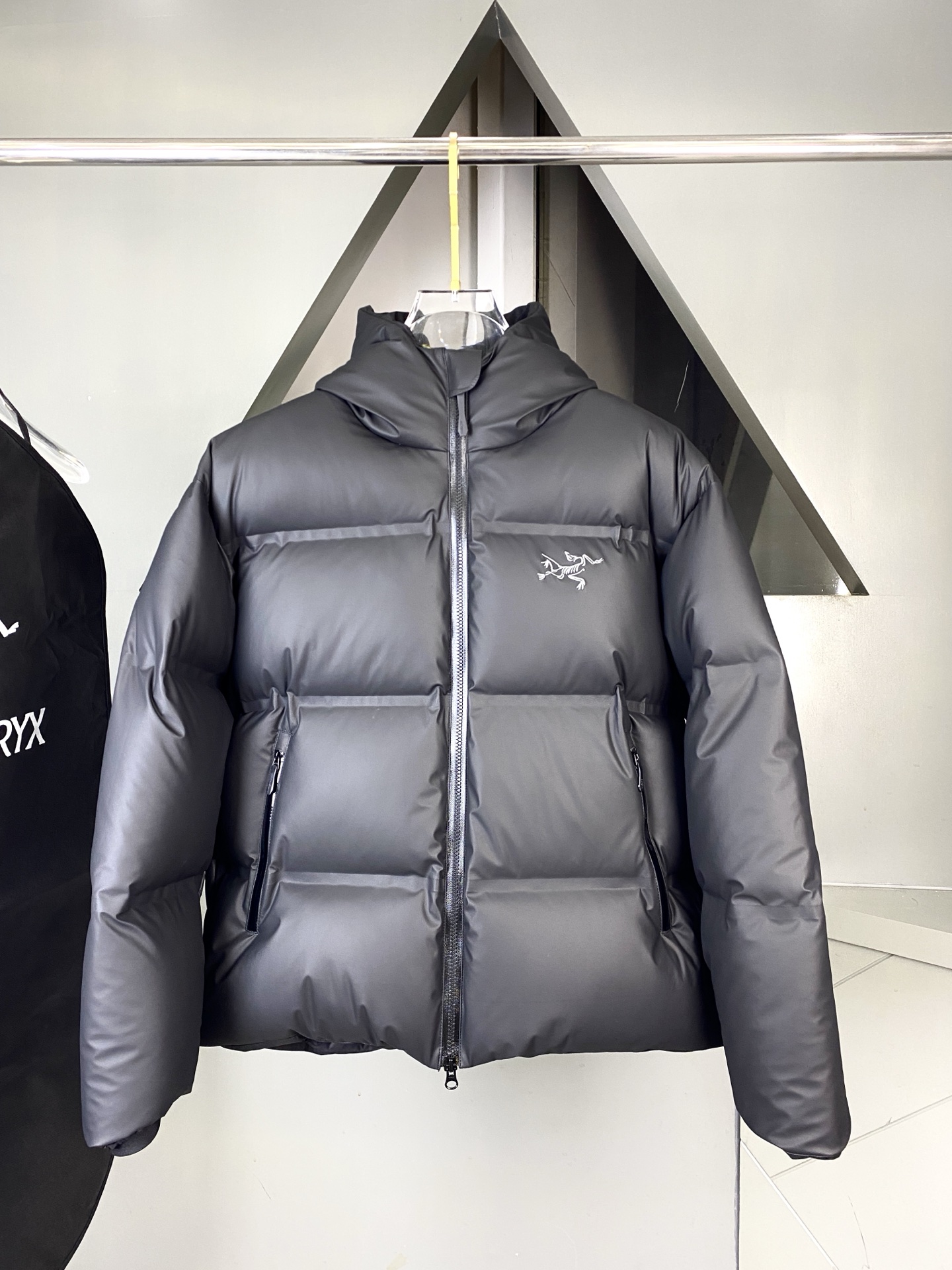 ，高版本-羽绒上新⬆️ 𝘼𝙍𝘾‘𝙏𝙀𝙍𝙔𝙓 𝘽𝙀𝙏𝘼 𝘿𝙊𝙒𝙉 𝙄𝙉𝙎𝙐𝙇𝘼𝙏𝙀𝘿 𝙅𝘼𝘾𝙆𝙀𝙏-𝙈𝙀𝙉