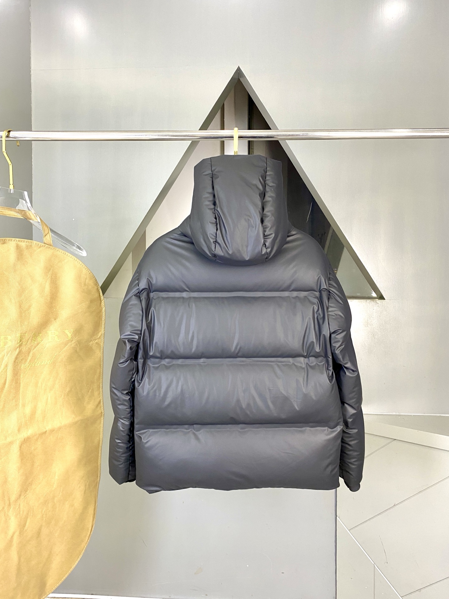 ，高版本-羽绒上新⬆️ Burberry 巴宝莉黑科技压胶羽绒外套(⚠️压胶高版本) 冬装新品，高端定制