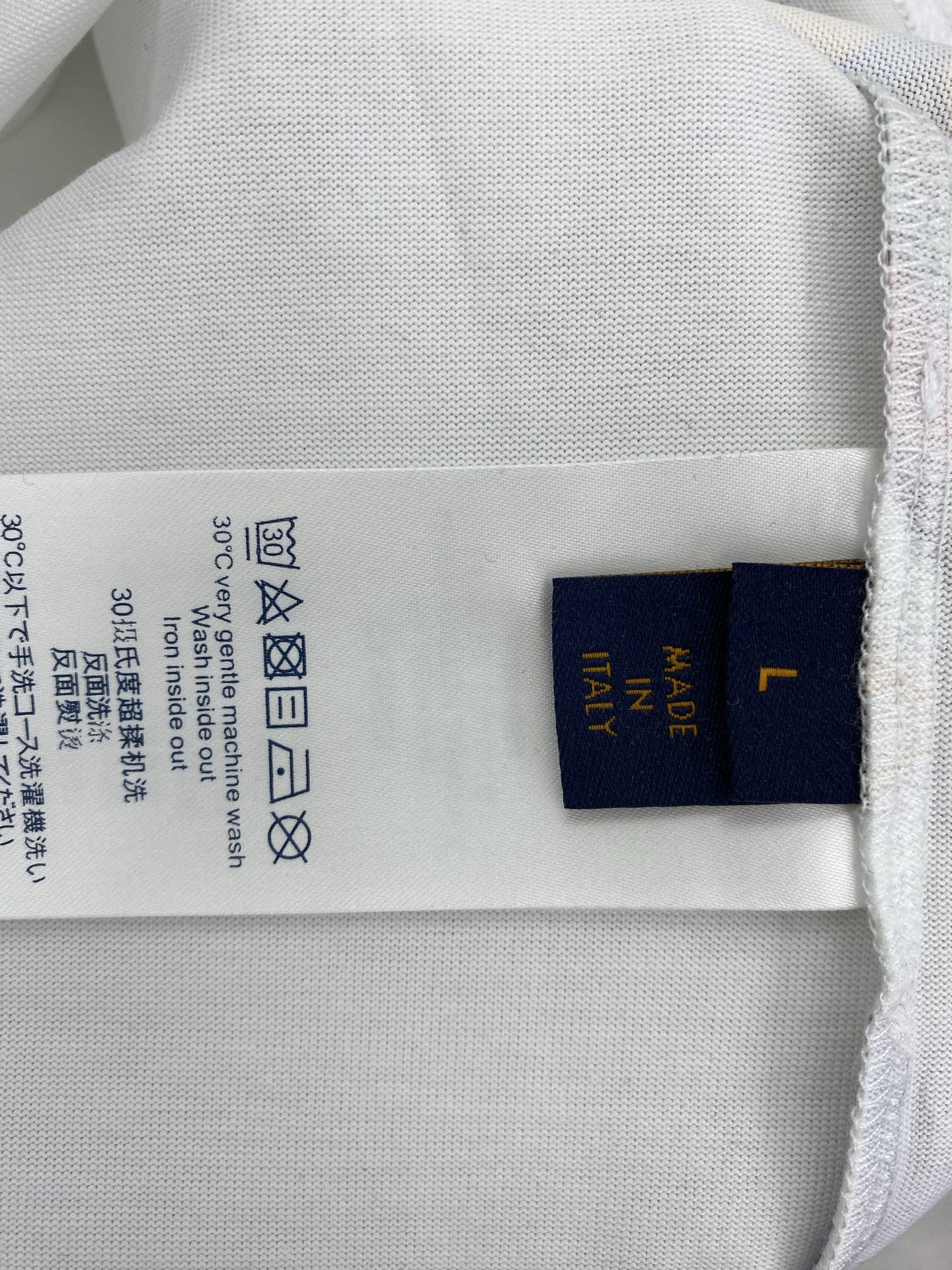 2026春夏新款首发专柜最新款短袖圆领T恤 高端订制 设计前卫时尚！品牌logo重工艺设计 高端定制丝光云朵棉面料.手感