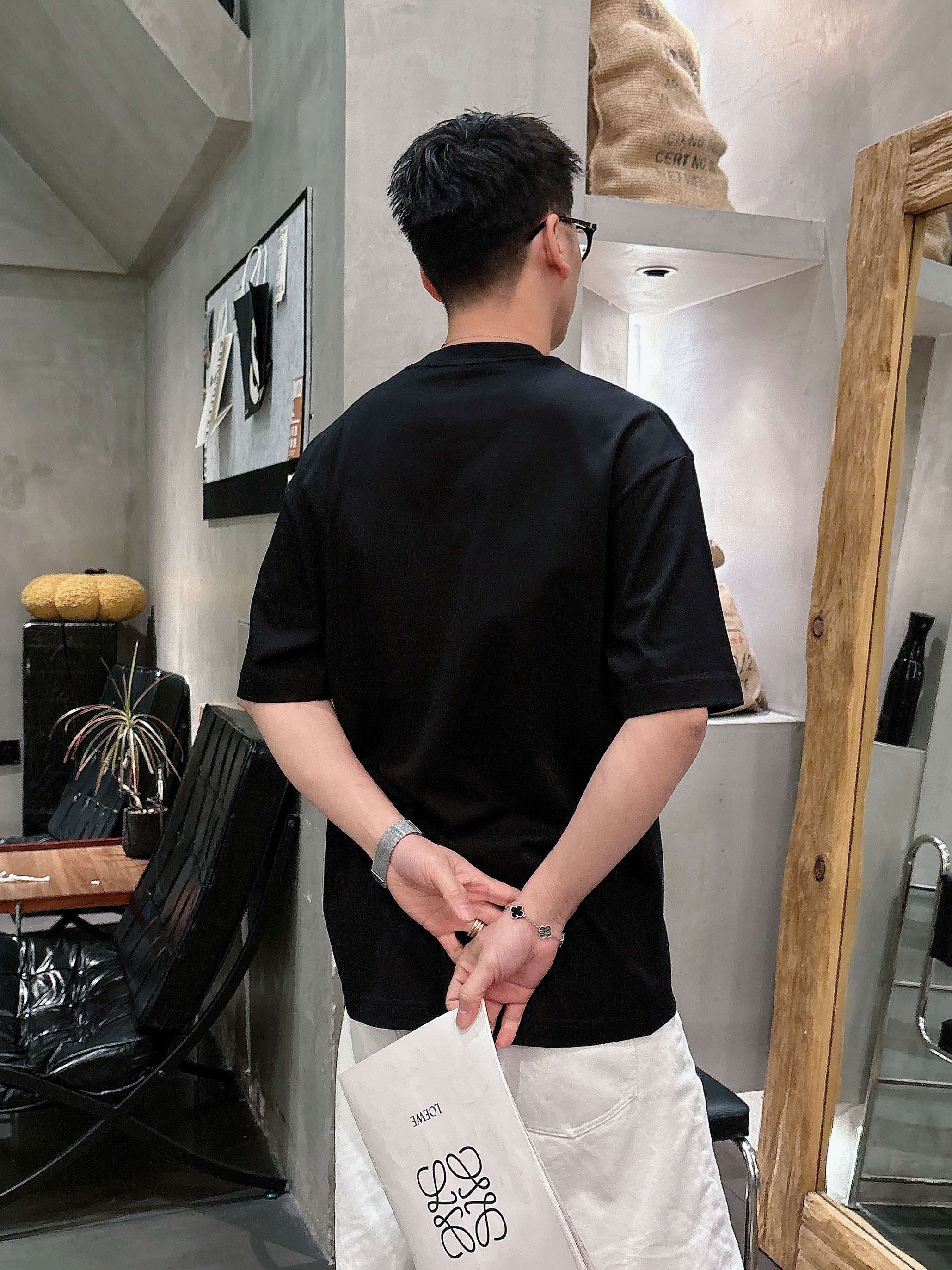 【 罗意威 2026春夏 · 高阶定制T恤】🔹 核心面料：秘鲁进口匹马棉 × 顶级丝光工艺🔹 核心体感：