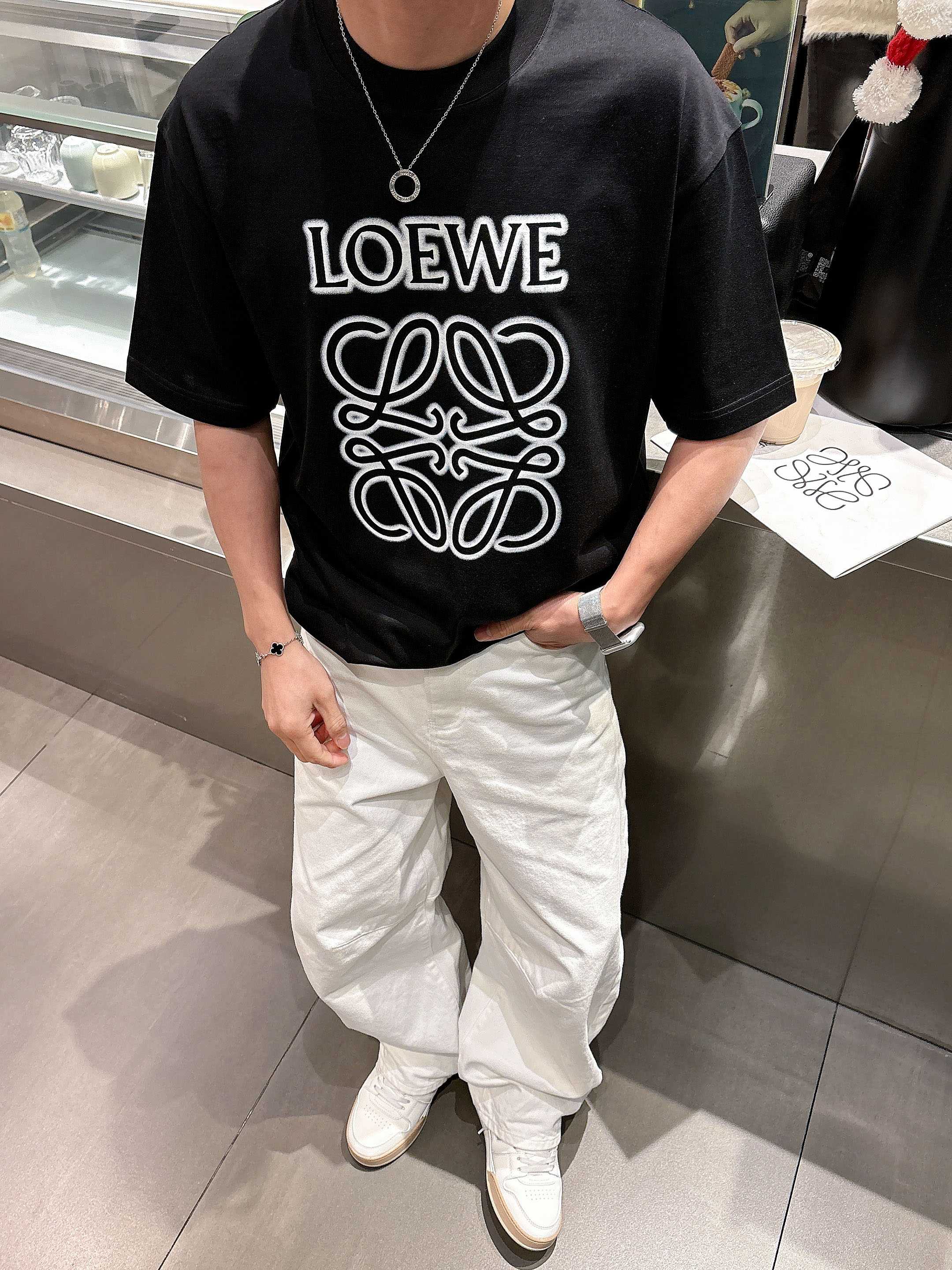 【 罗意威 2026春夏 · 高阶定制T恤】🔹 核心面料：秘鲁进口匹马棉 × 顶级丝光工艺🔹 核心体感：