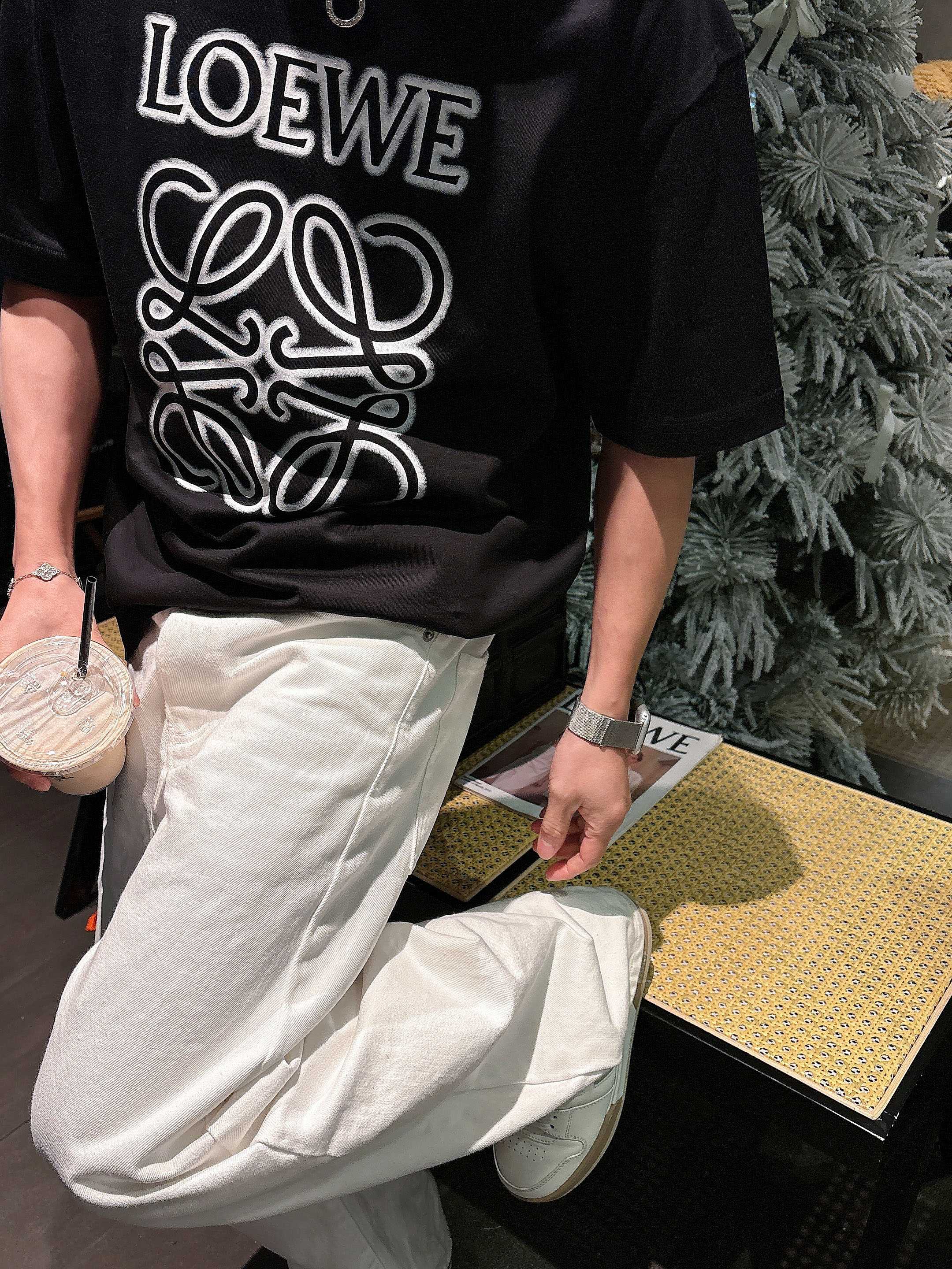 【 罗意威 2026春夏 · 高阶定制T恤】🔹 核心面料：秘鲁进口匹马棉 × 顶级丝光工艺🔹 核心体感：