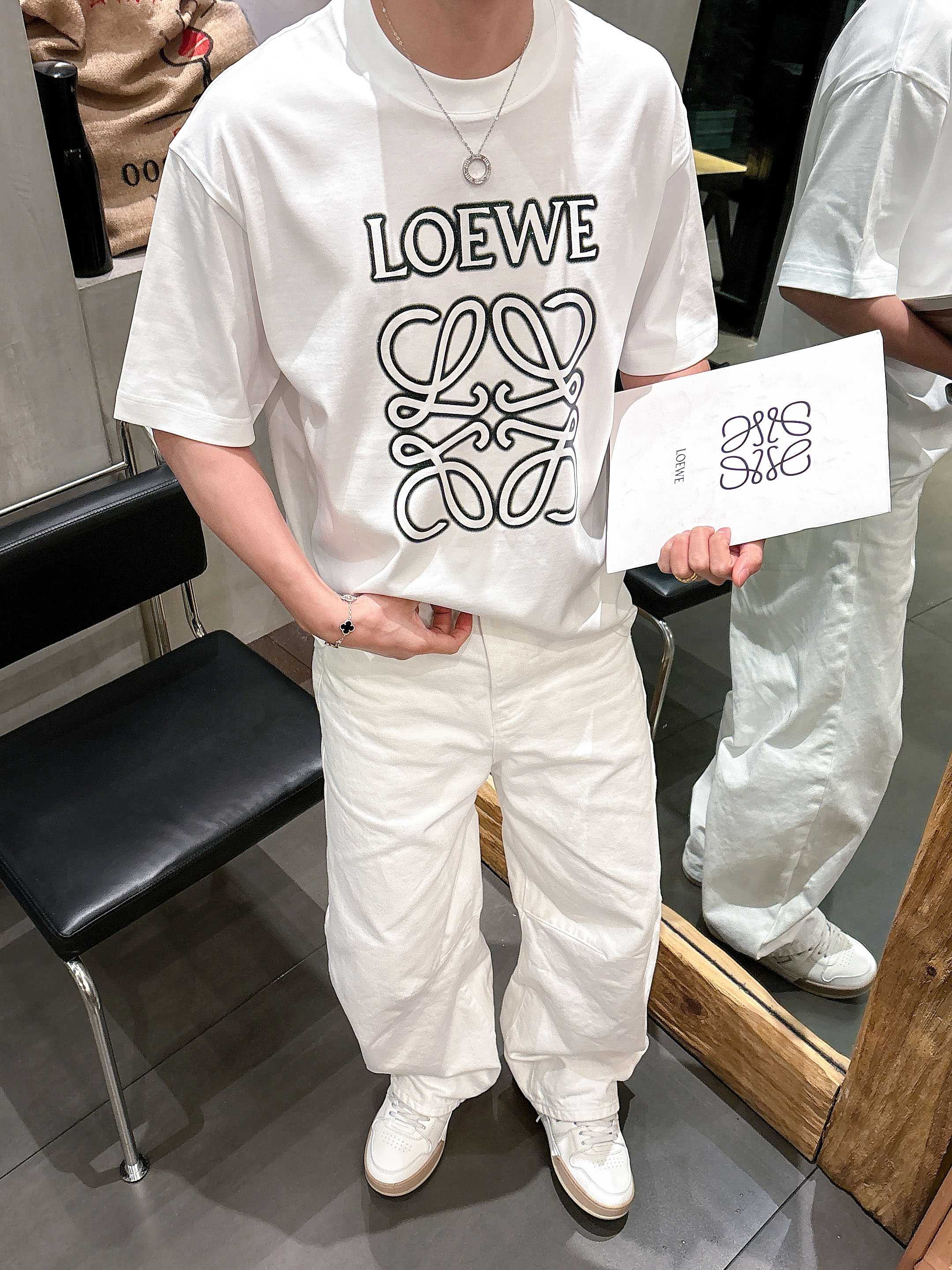 【 罗意威 2026春夏 · 高阶定制T恤】🔹 核心面料：秘鲁进口匹马棉 × 顶级丝光工艺🔹 核心体感：