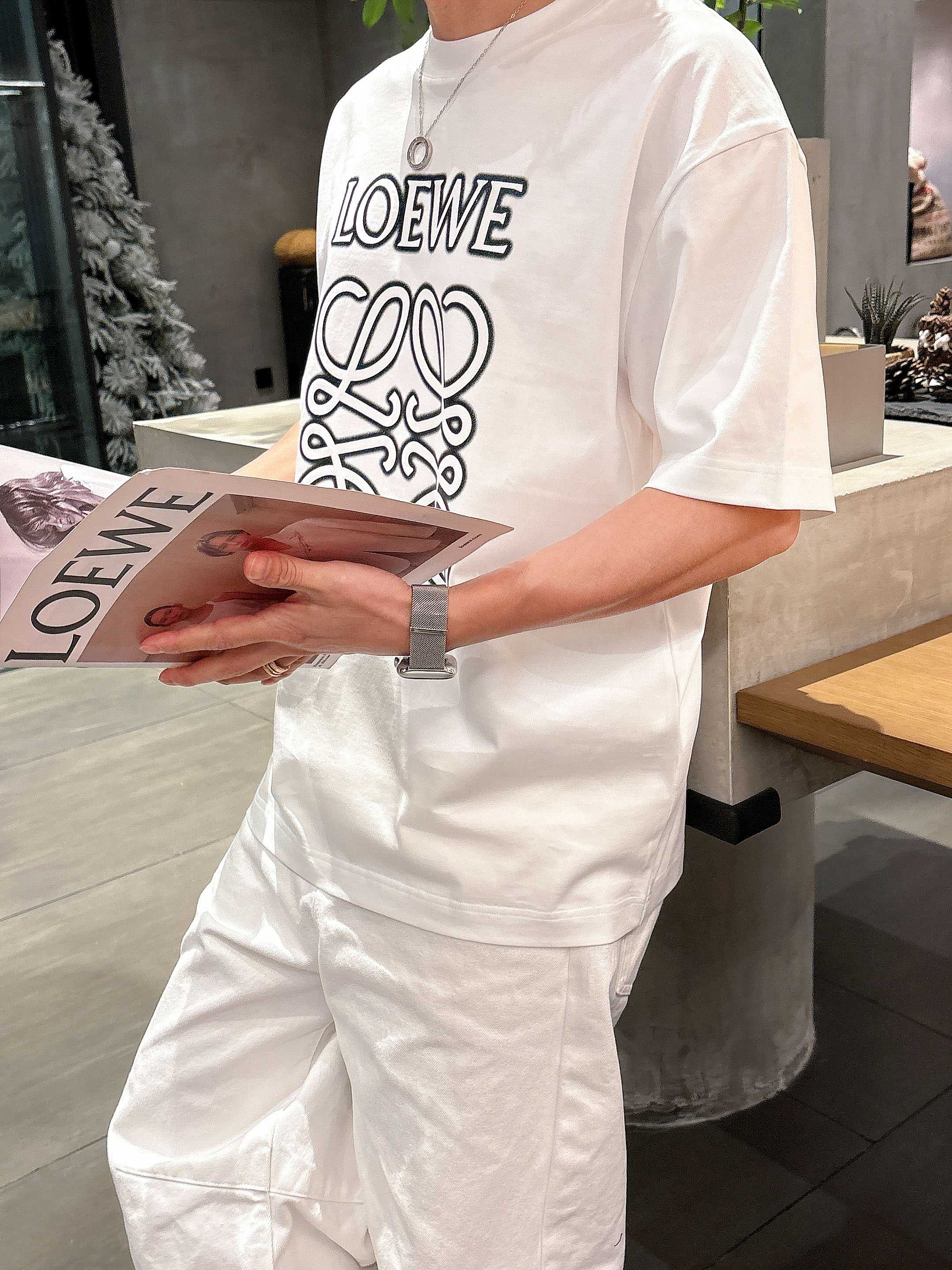 【 罗意威 2026春夏 · 高阶定制T恤】🔹 核心面料：秘鲁进口匹马棉 × 顶级丝光工艺🔹 核心体感：